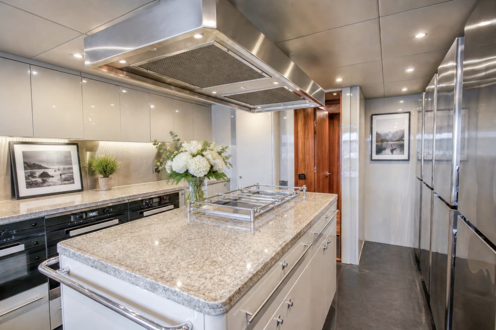 2014 Sunseeker 131 - Photo 46