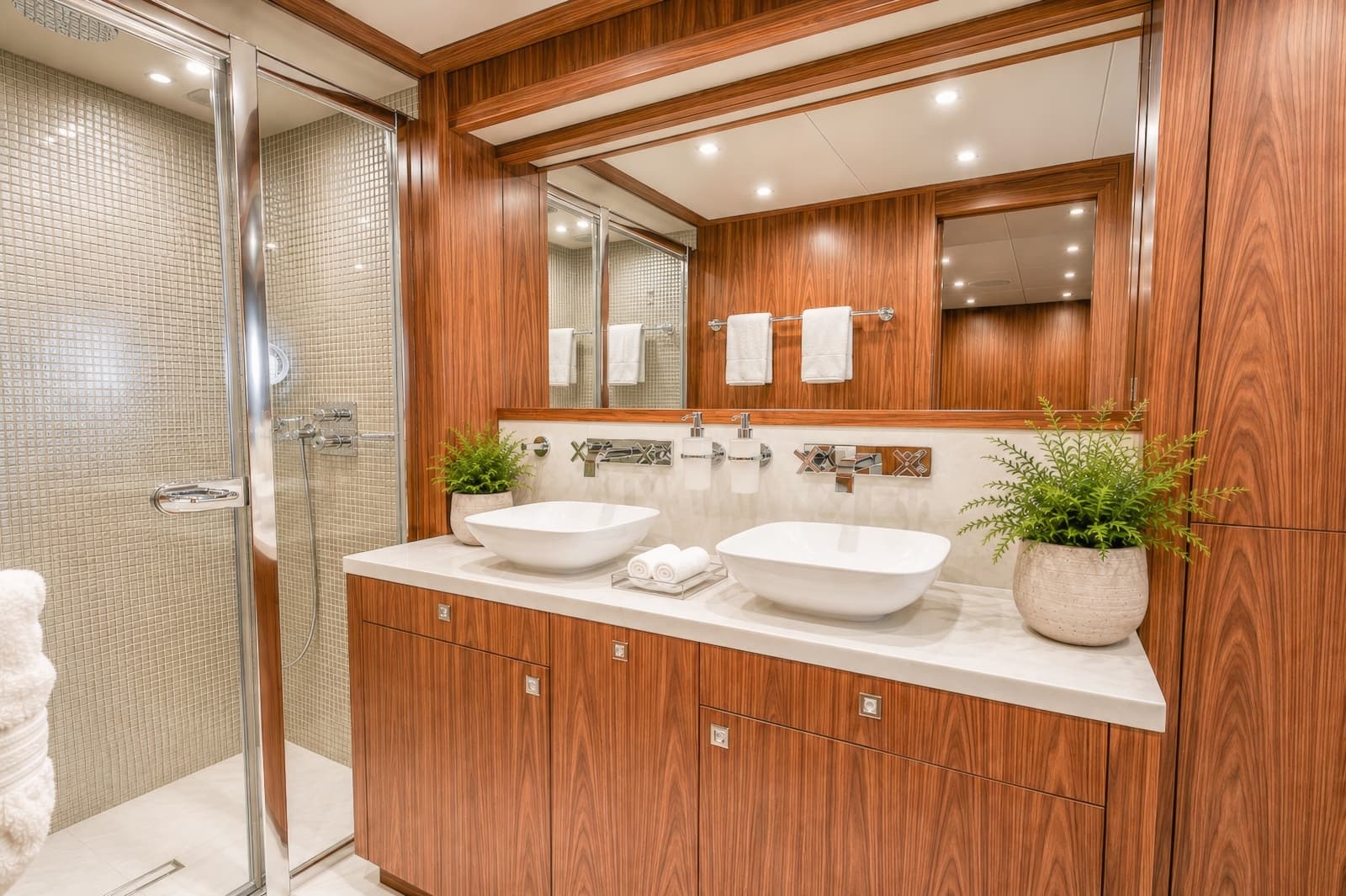 2014 Sunseeker 131 - Photo 35