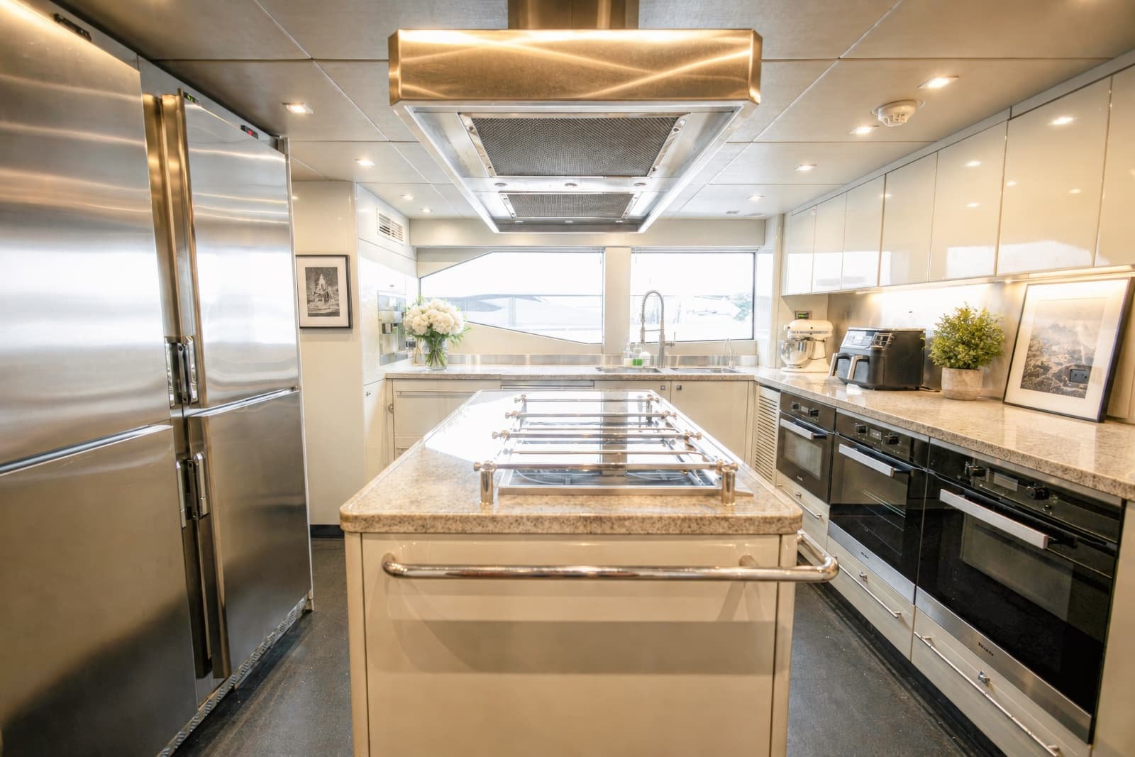 2014 Sunseeker 131 - Photo 45