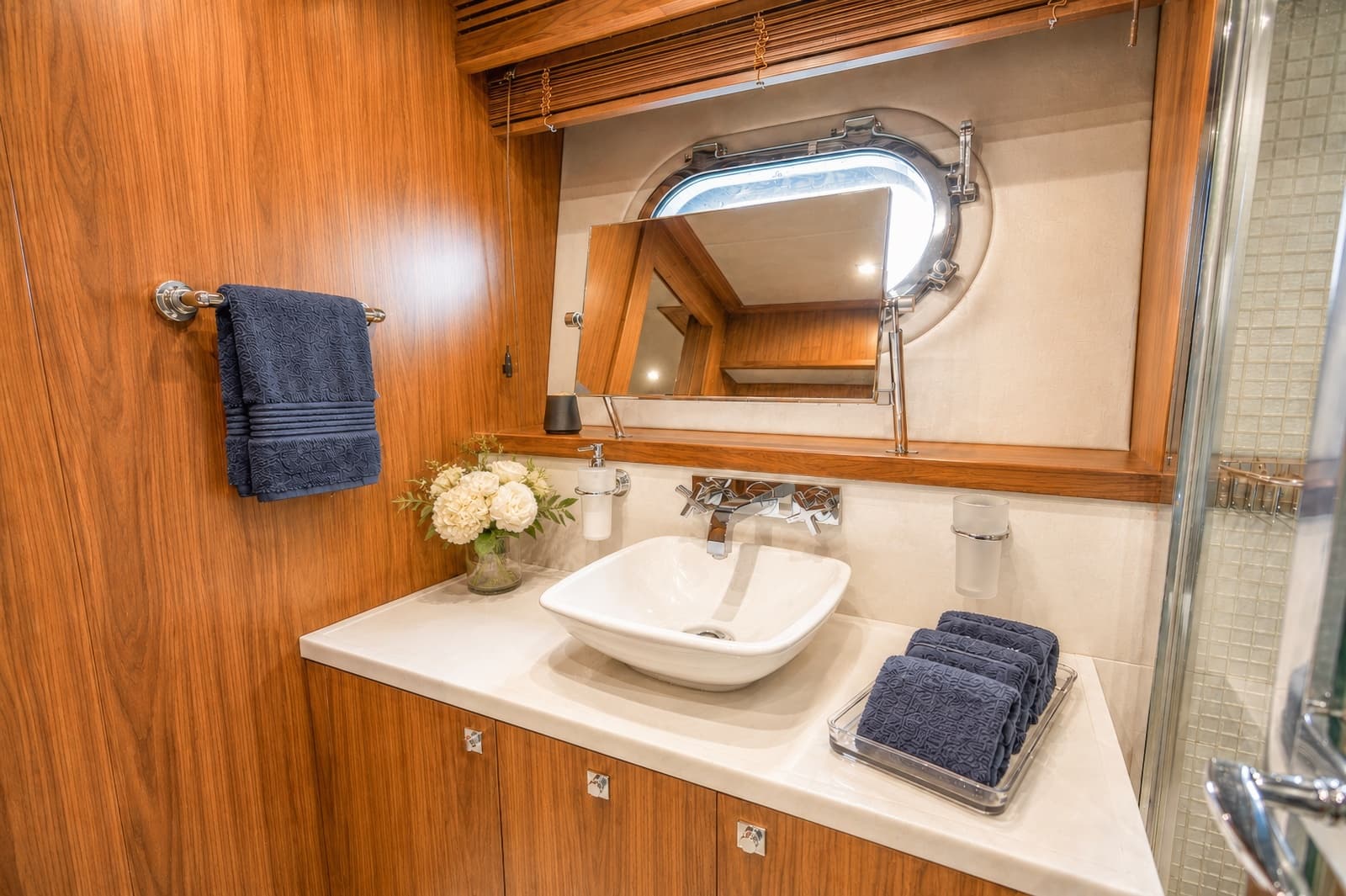 2014 Sunseeker 131 - Photo 33