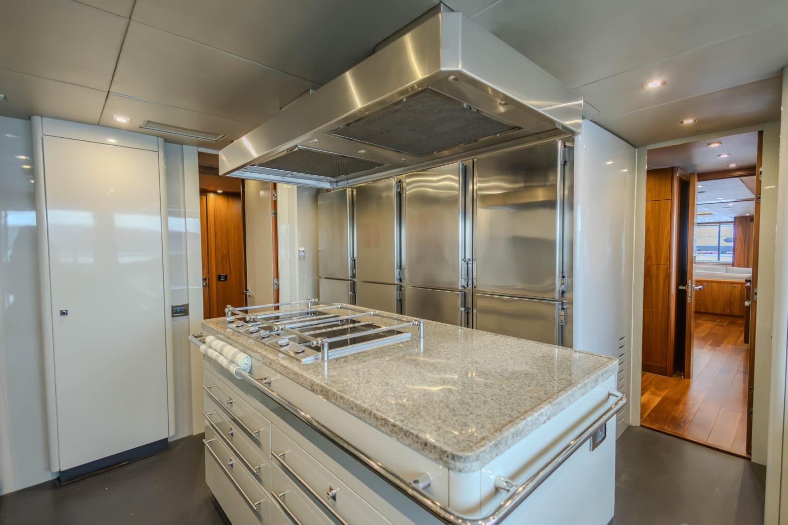 2014 Sunseeker 131 - Photo 53