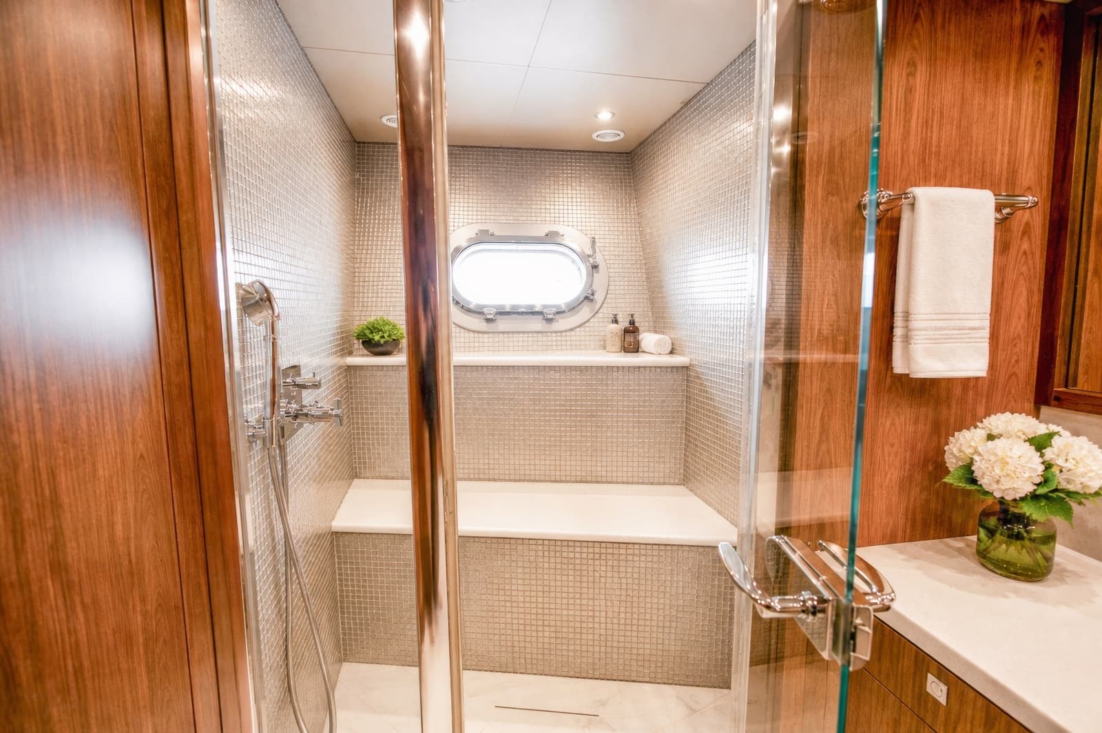 2014 Sunseeker 131 - Photo 40