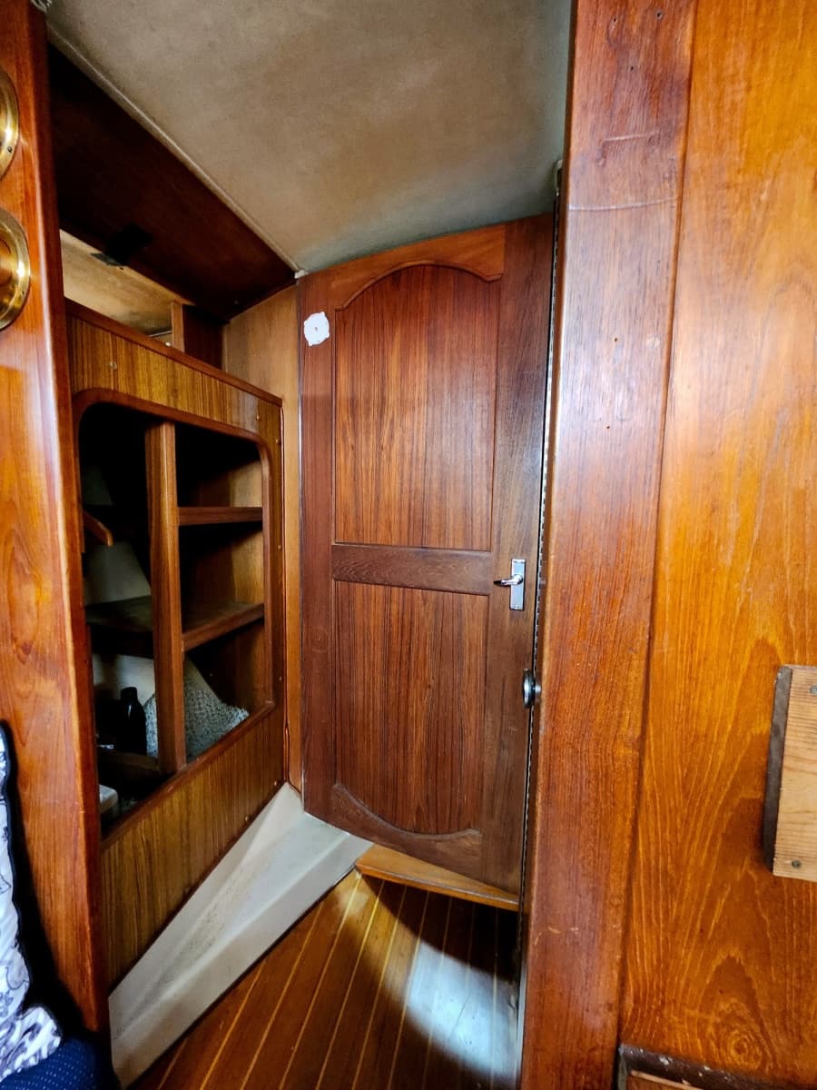 1988 Gulf Pilothouse 32