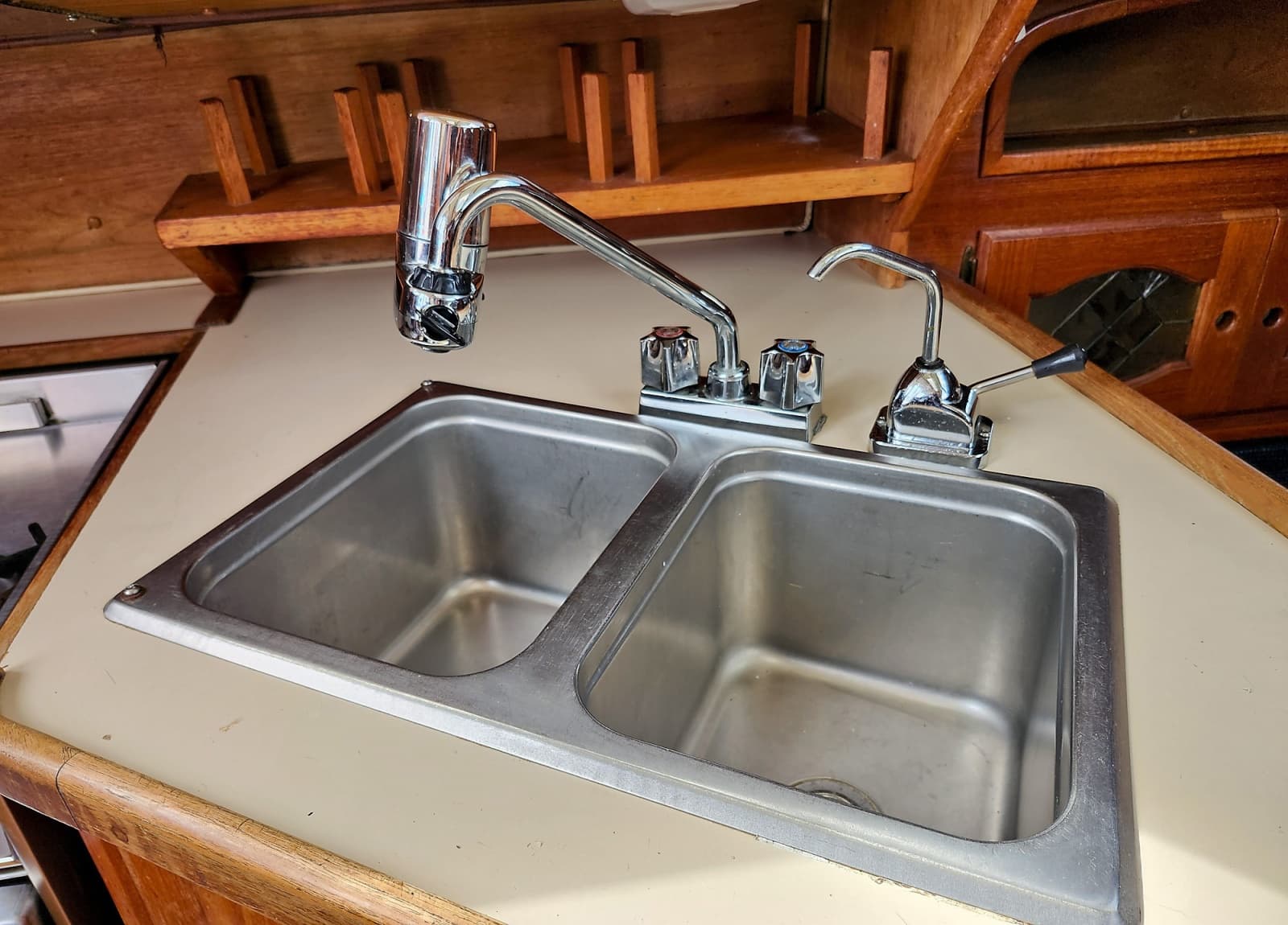 1988 Gulf Pilothouse 32