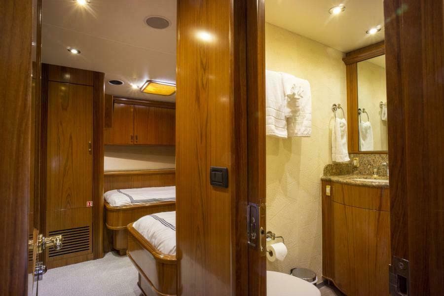 2005 Sea Force IX Enclosed Flybridge - Photo 60
