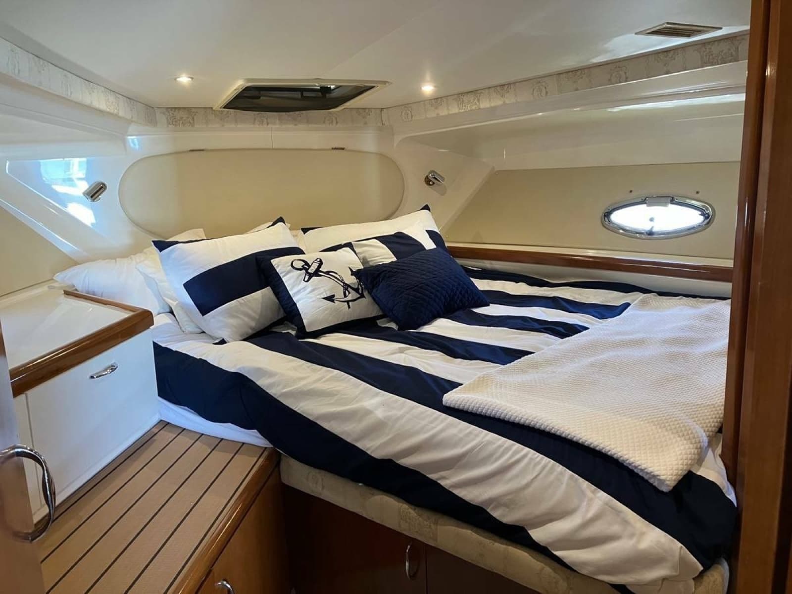 2003 Carver 350 Mariner