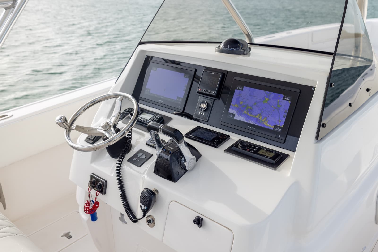 2011 Intrepid 370 Open