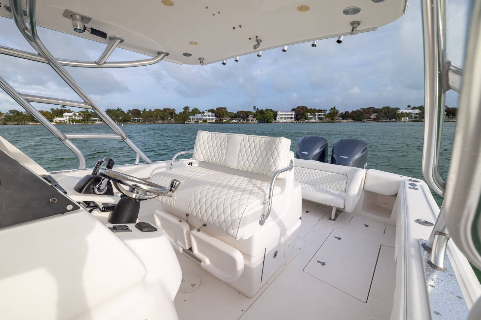 2011 Intrepid 370 Open