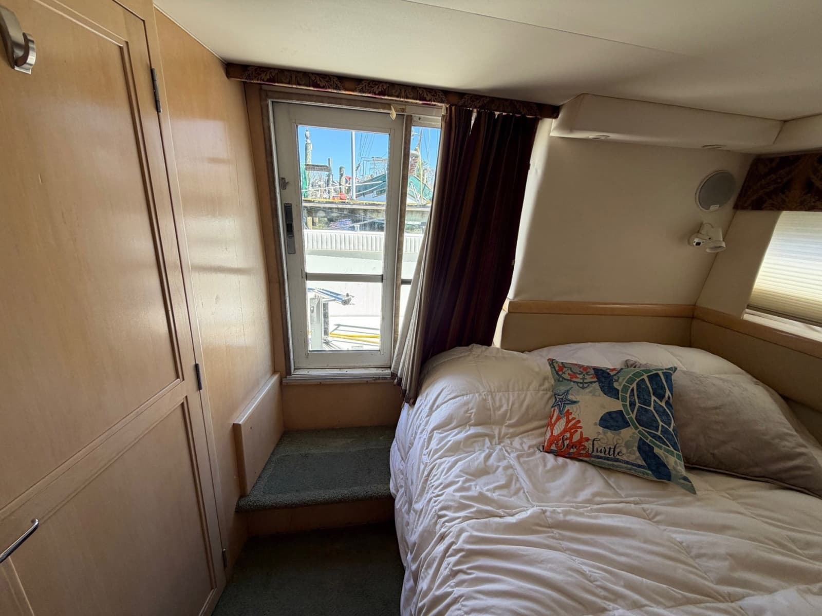 1997 Carver 400 Cockpit MY