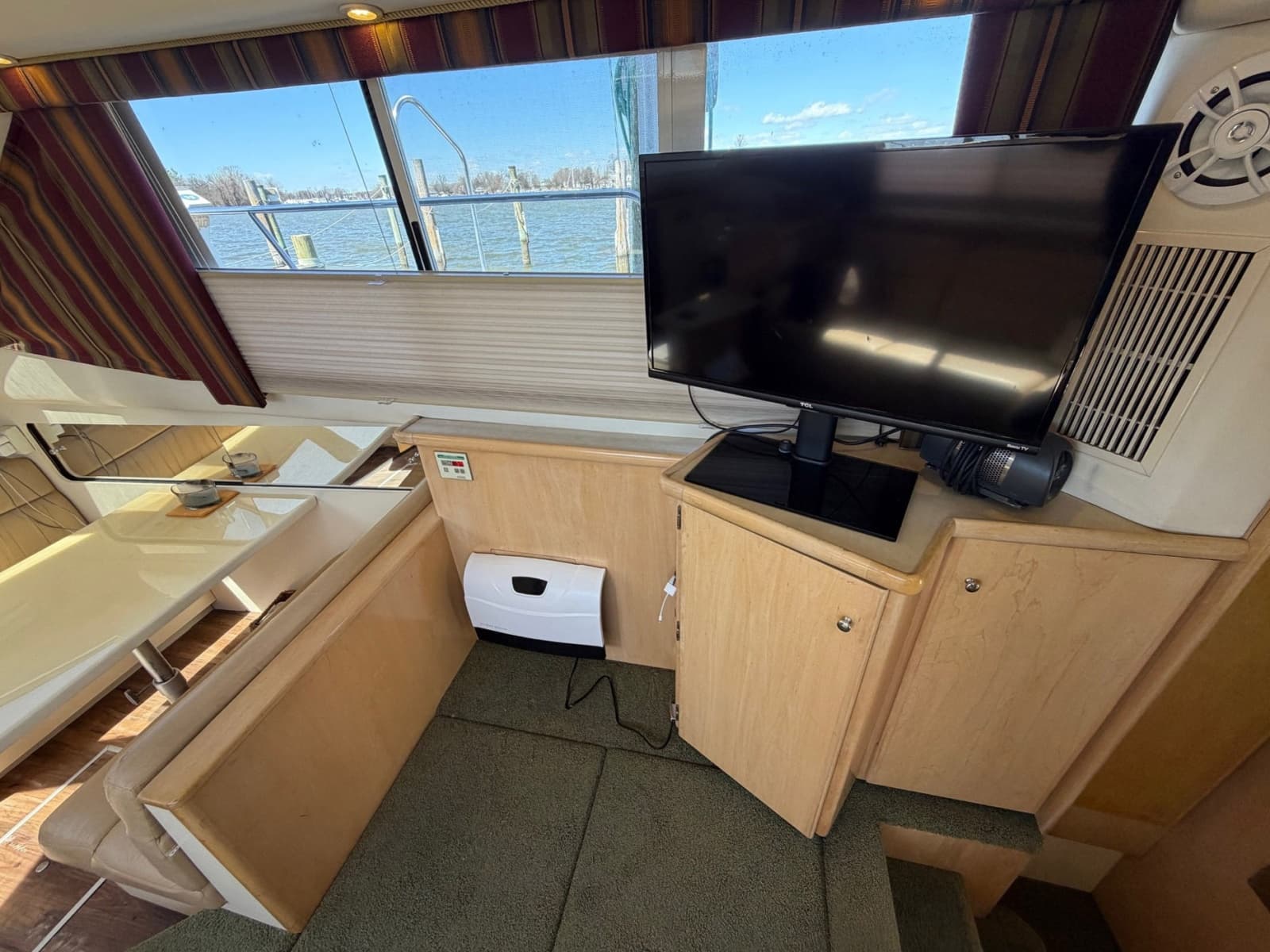 1997 Carver 400 Cockpit MY