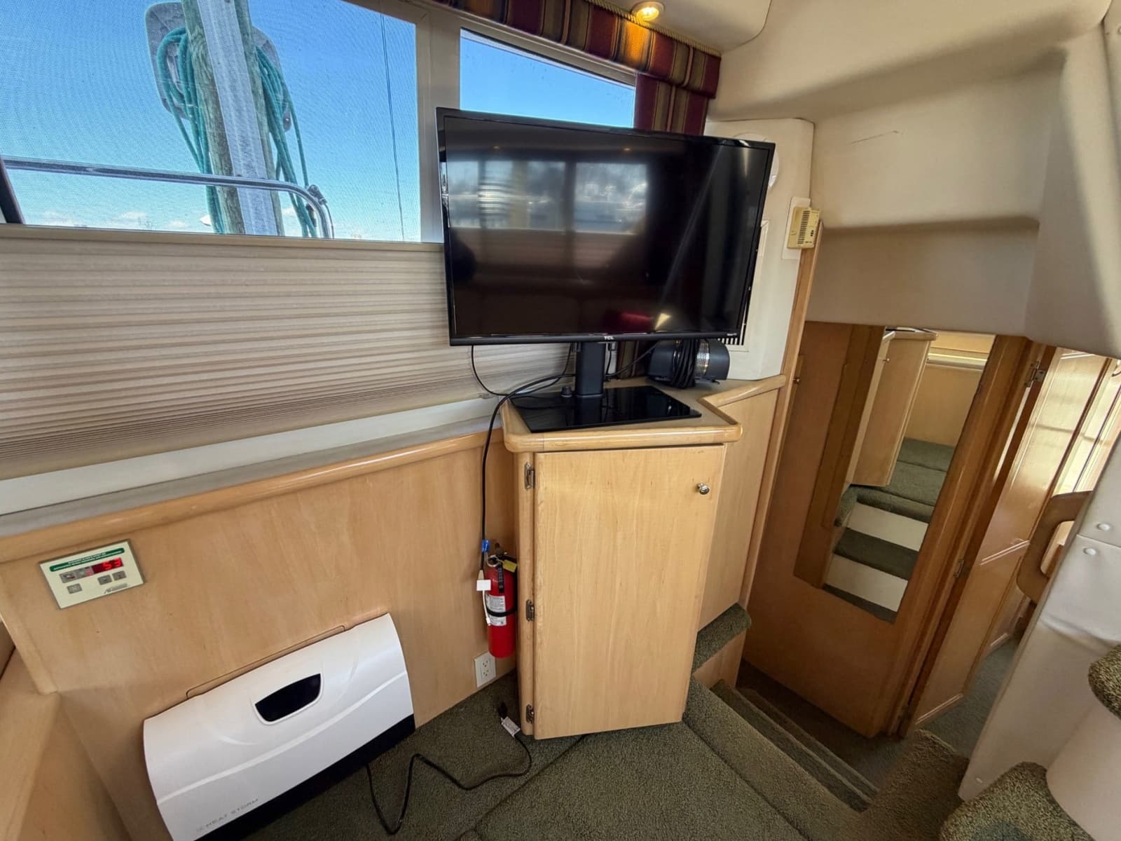 1997 Carver 400 Cockpit MY