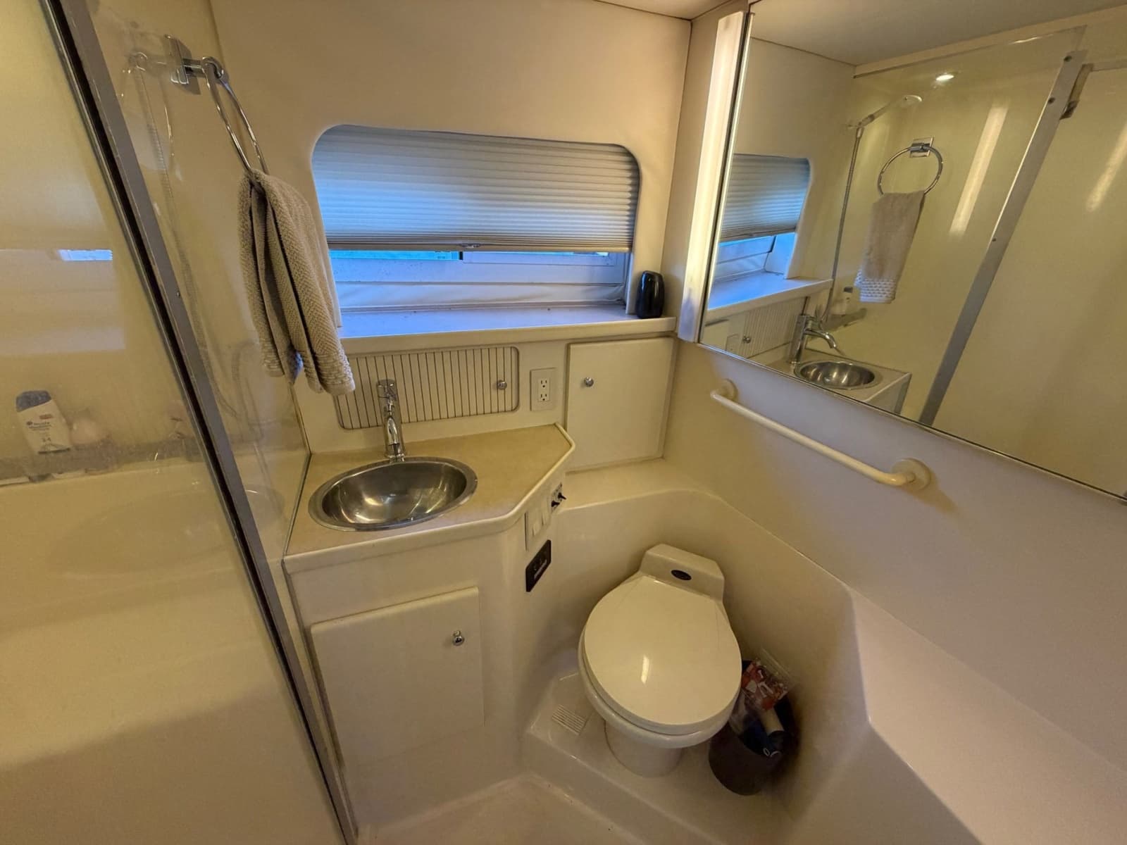 1997 Carver 400 Cockpit MY