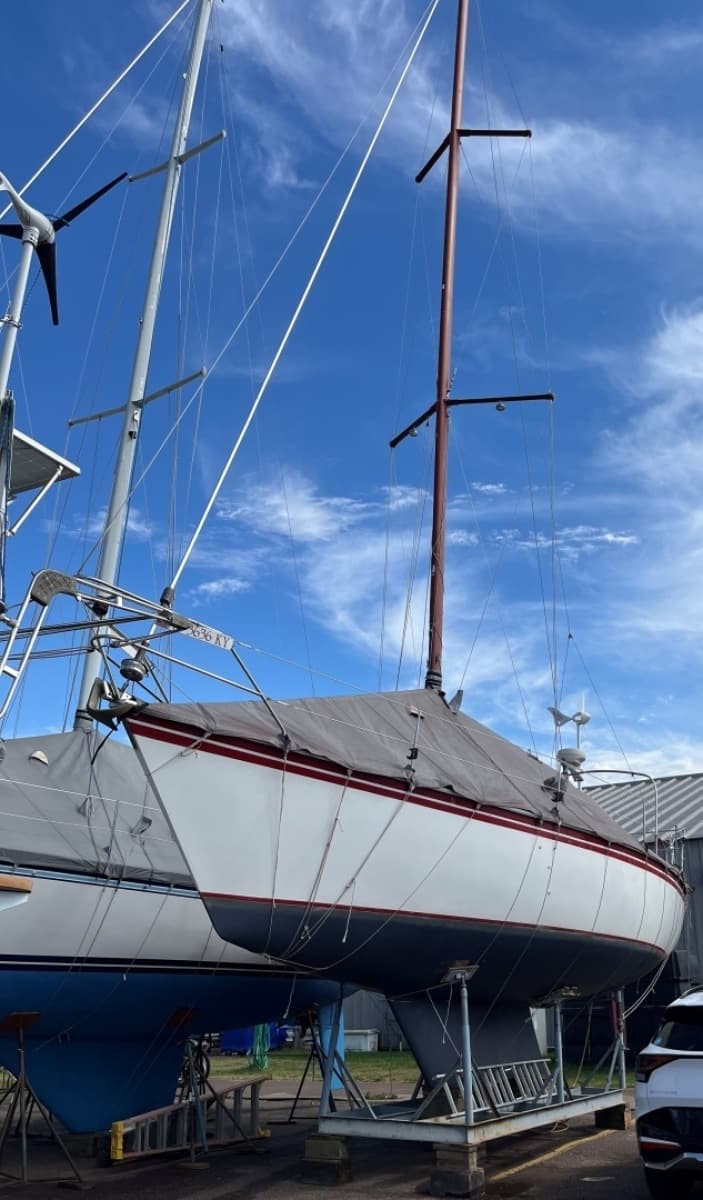1983 Hunter 34 - Photo 24
