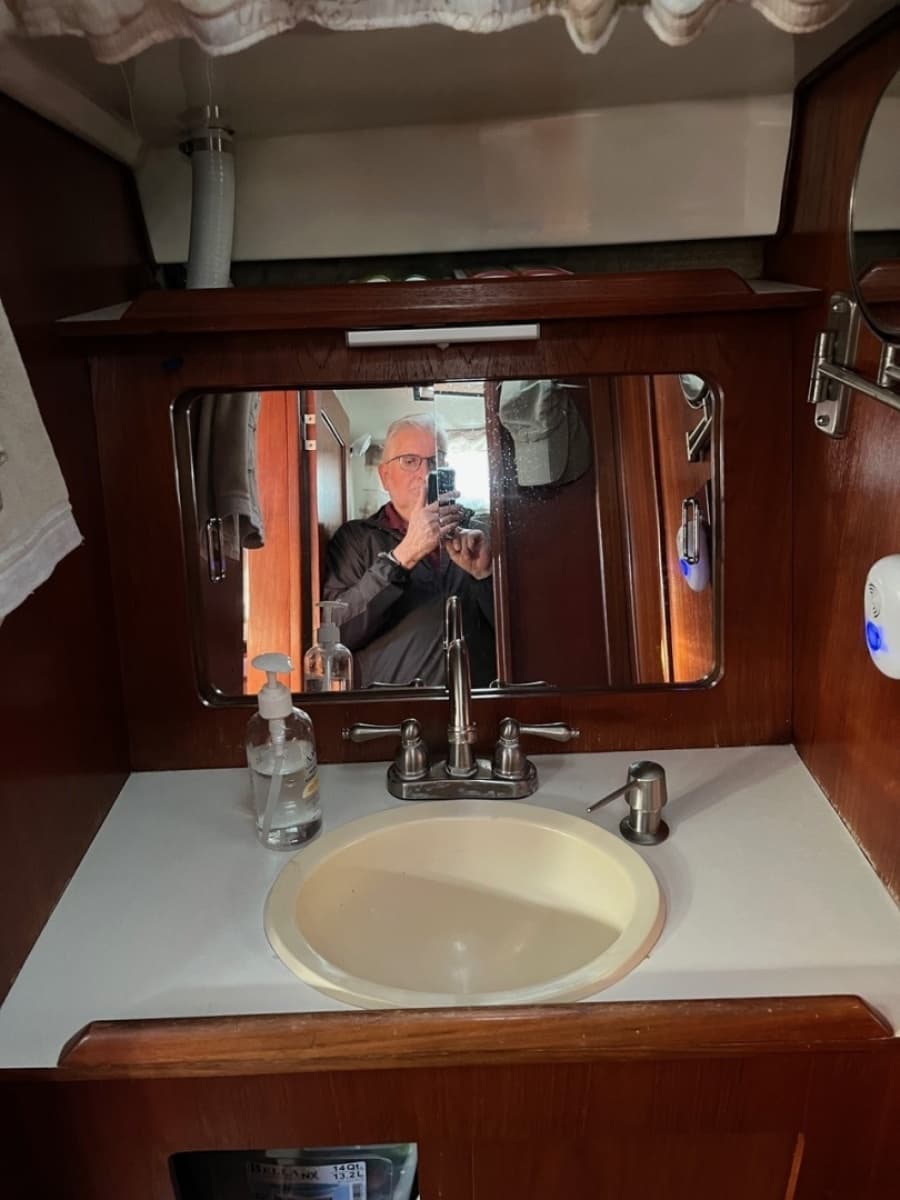 1983 Hunter 34 - Photo 21