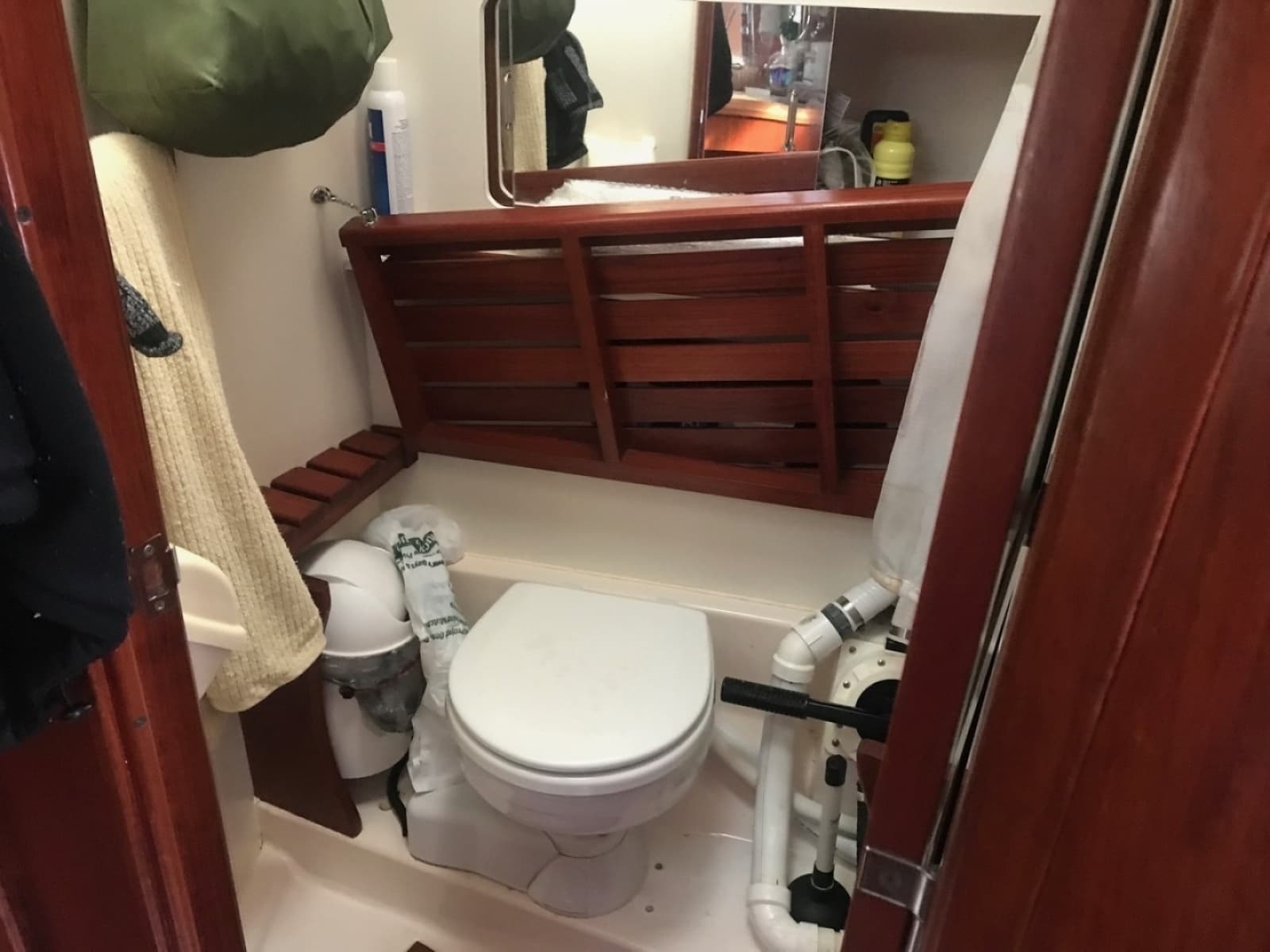 1983 Hunter 34 - Photo 19