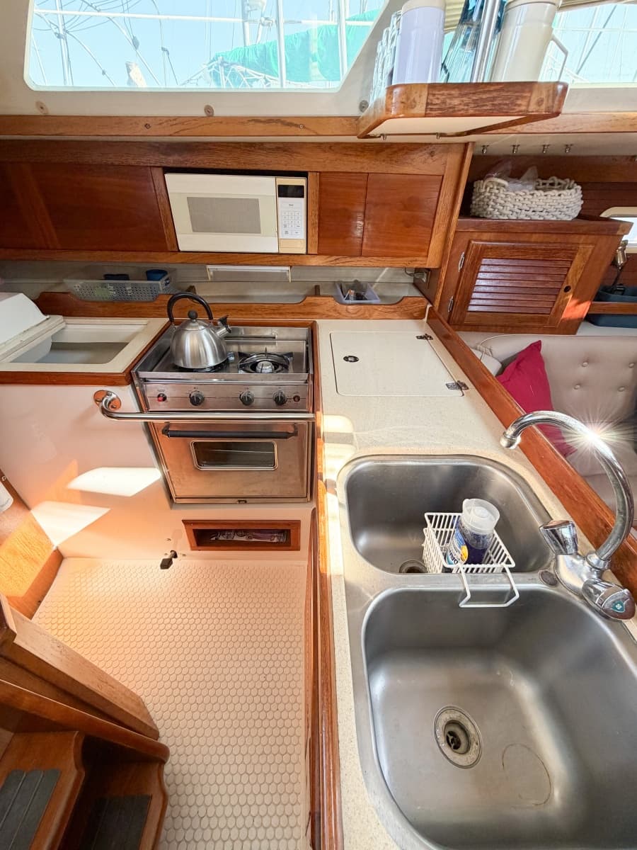 1996 Catalina 36 Mk II