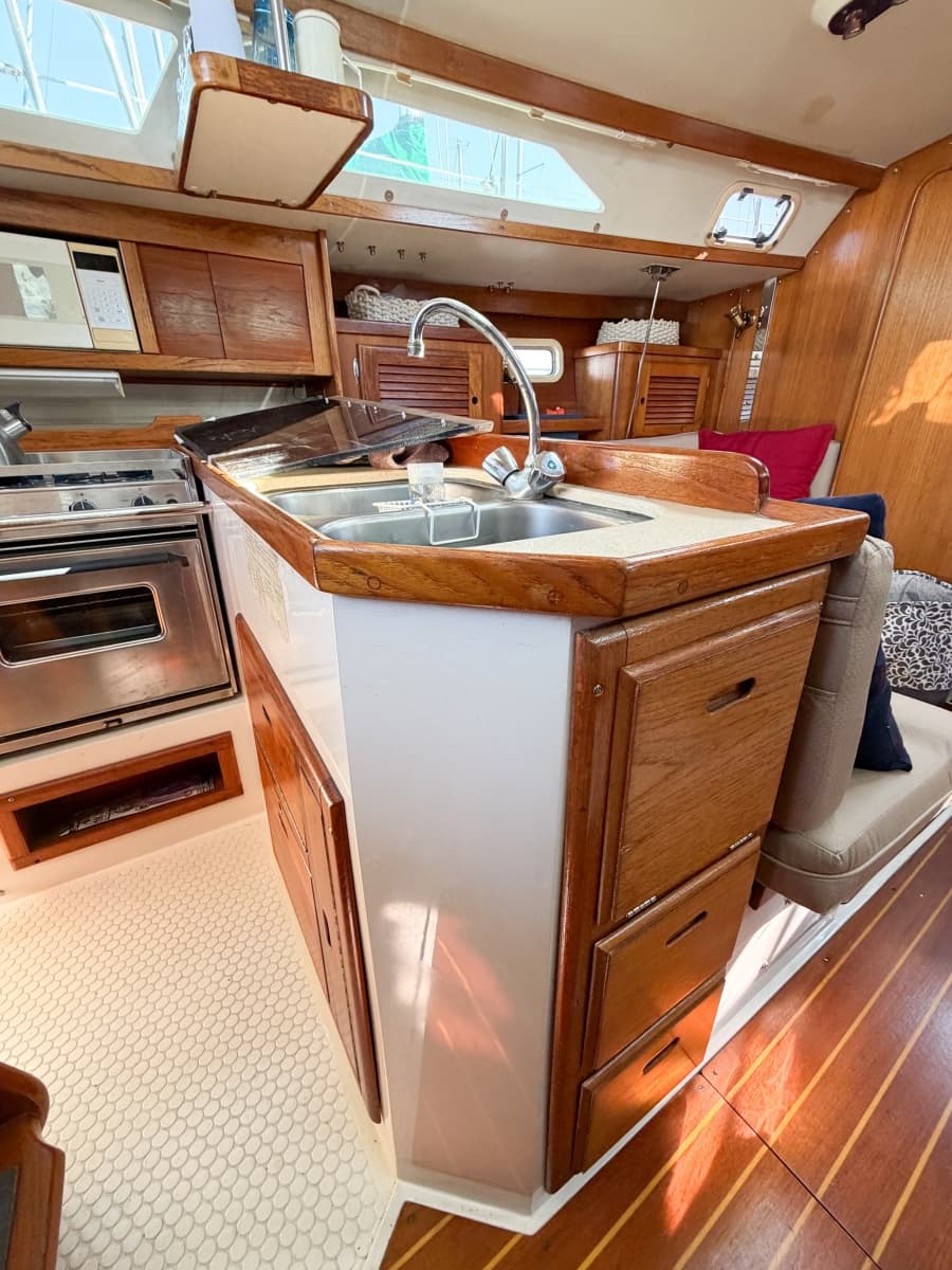 1996 Catalina 36 Mk II