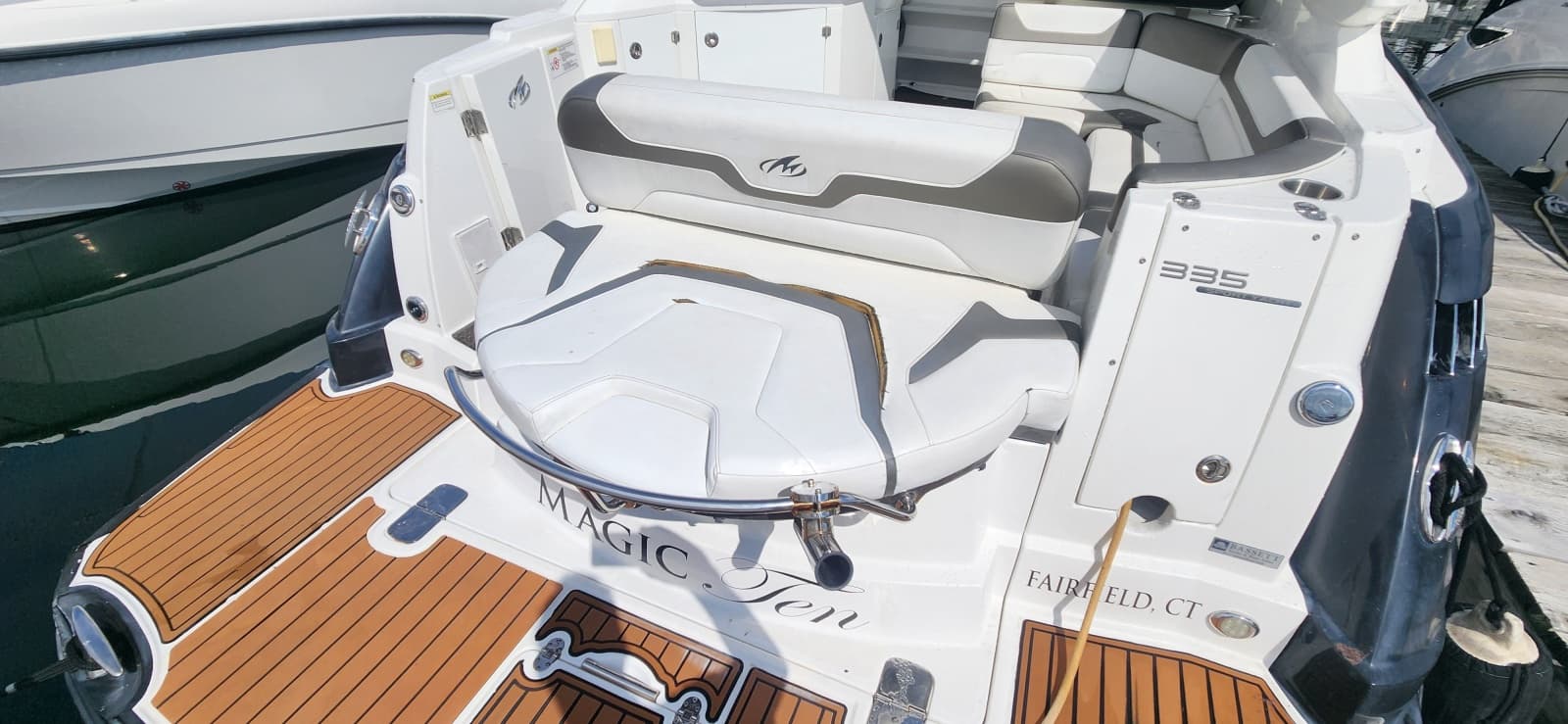 2015 Monterey 335 Sport Yacht