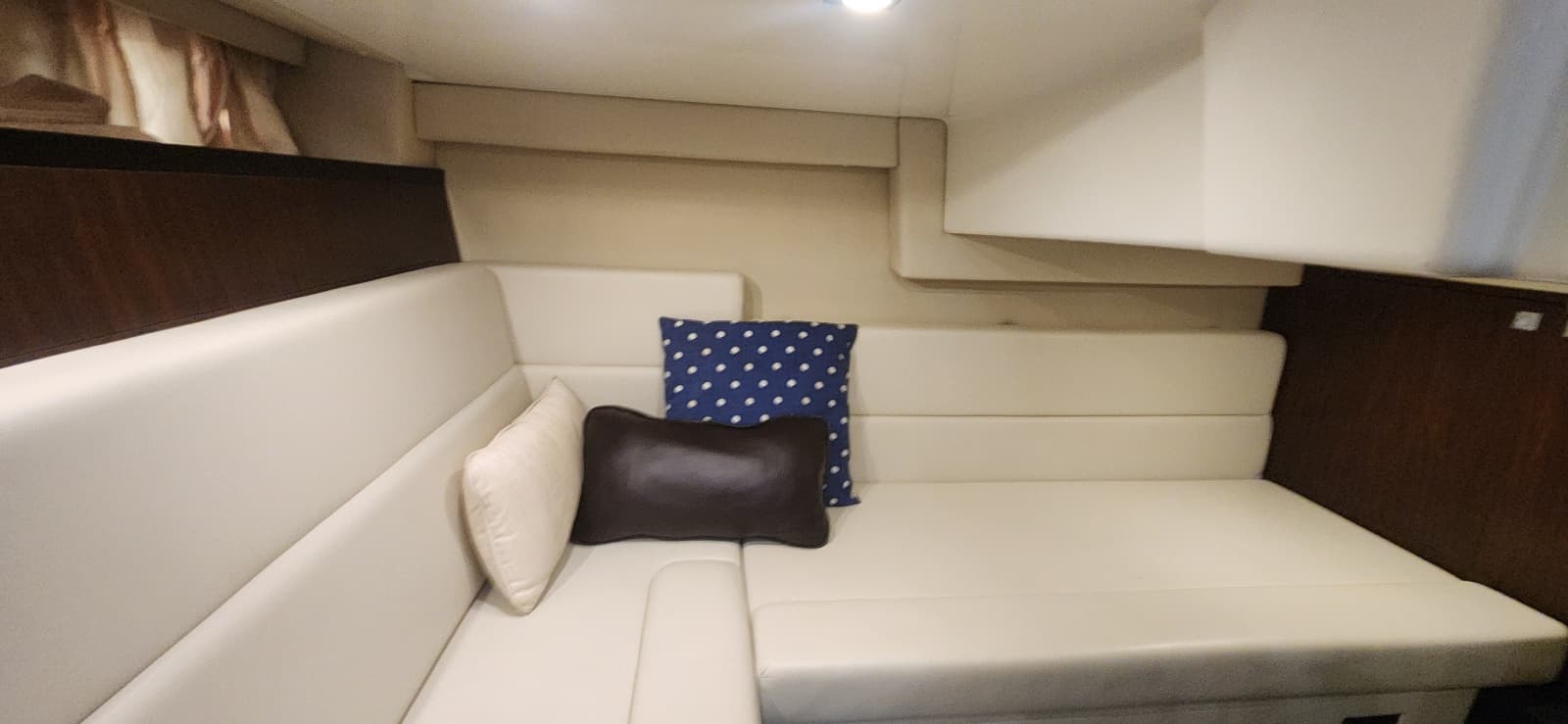 2015 Monterey 335 Sport Yacht