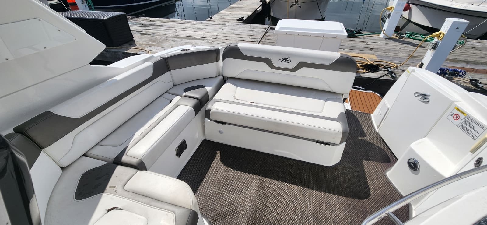 2015 Monterey 335 Sport Yacht