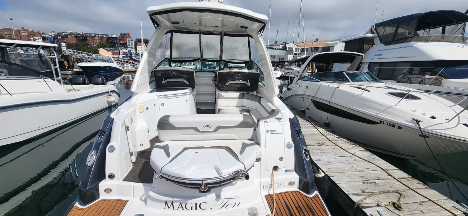 2015 Monterey 335 Sport Yacht