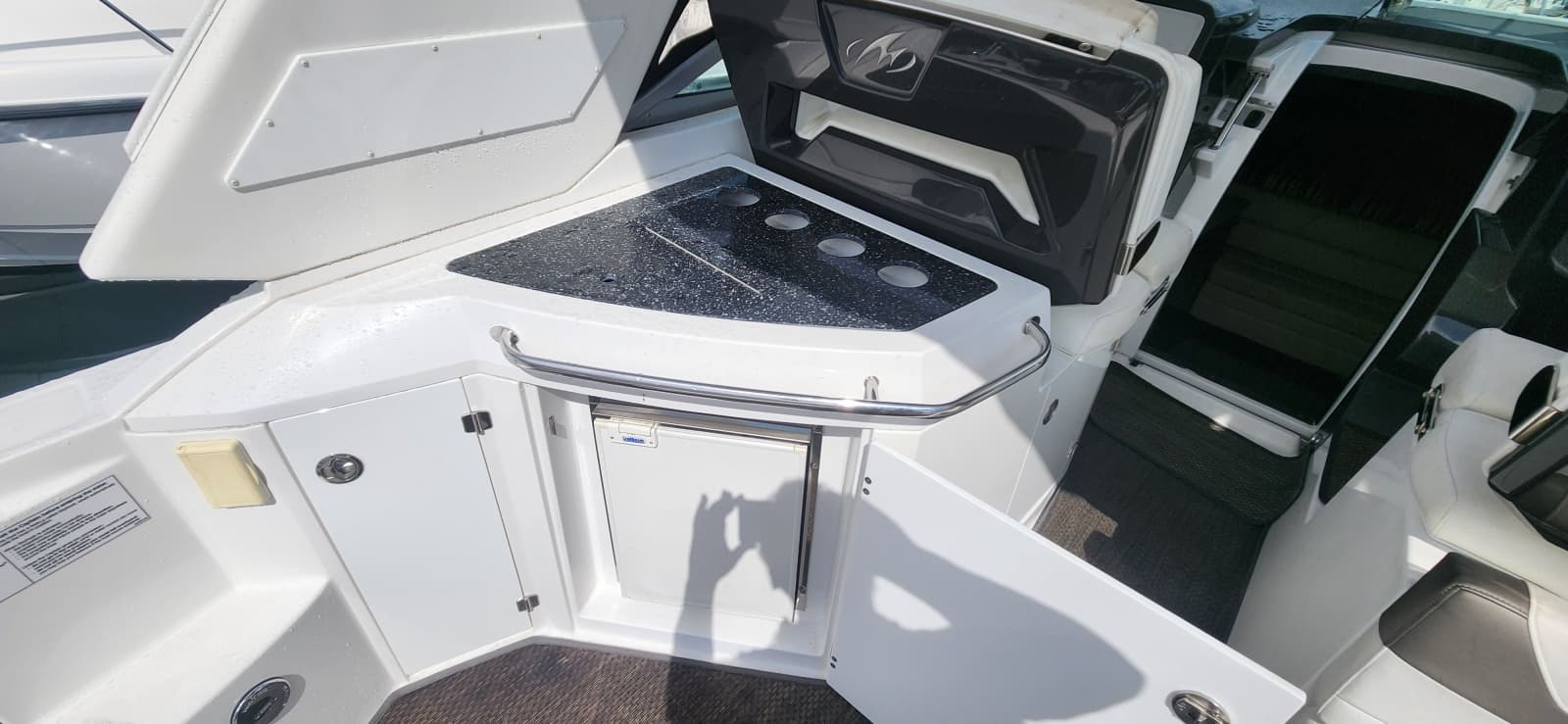 2015 Monterey 335 Sport Yacht