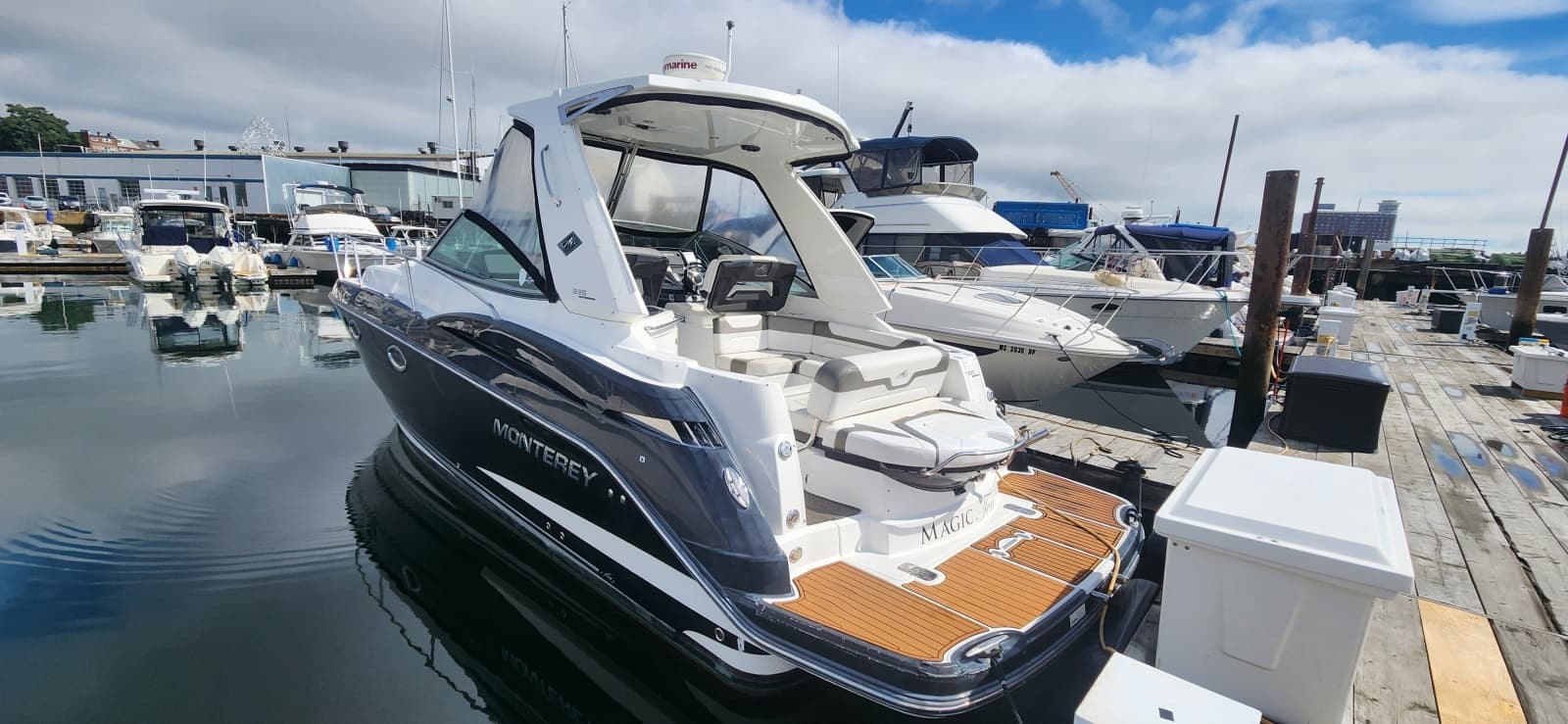2015 Monterey 335 Sport Yacht
