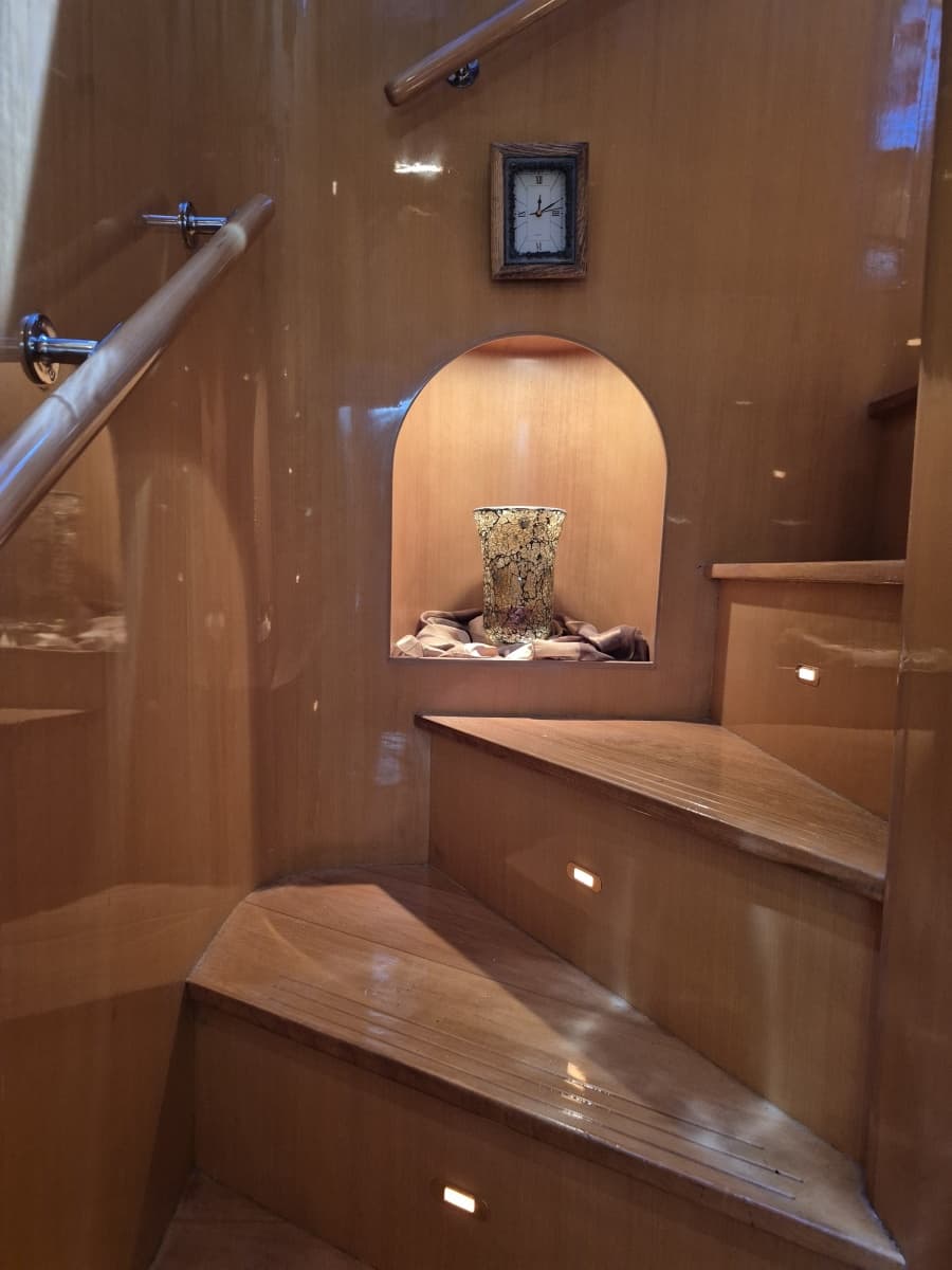 2006 Altima Motor Yacht - Photo 15