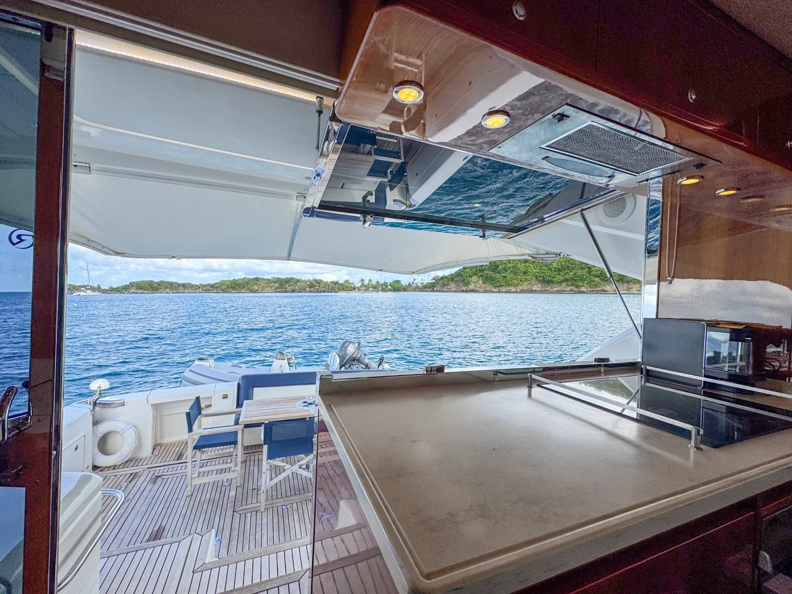 2015 Riviera 53 Enclosed Bridge
