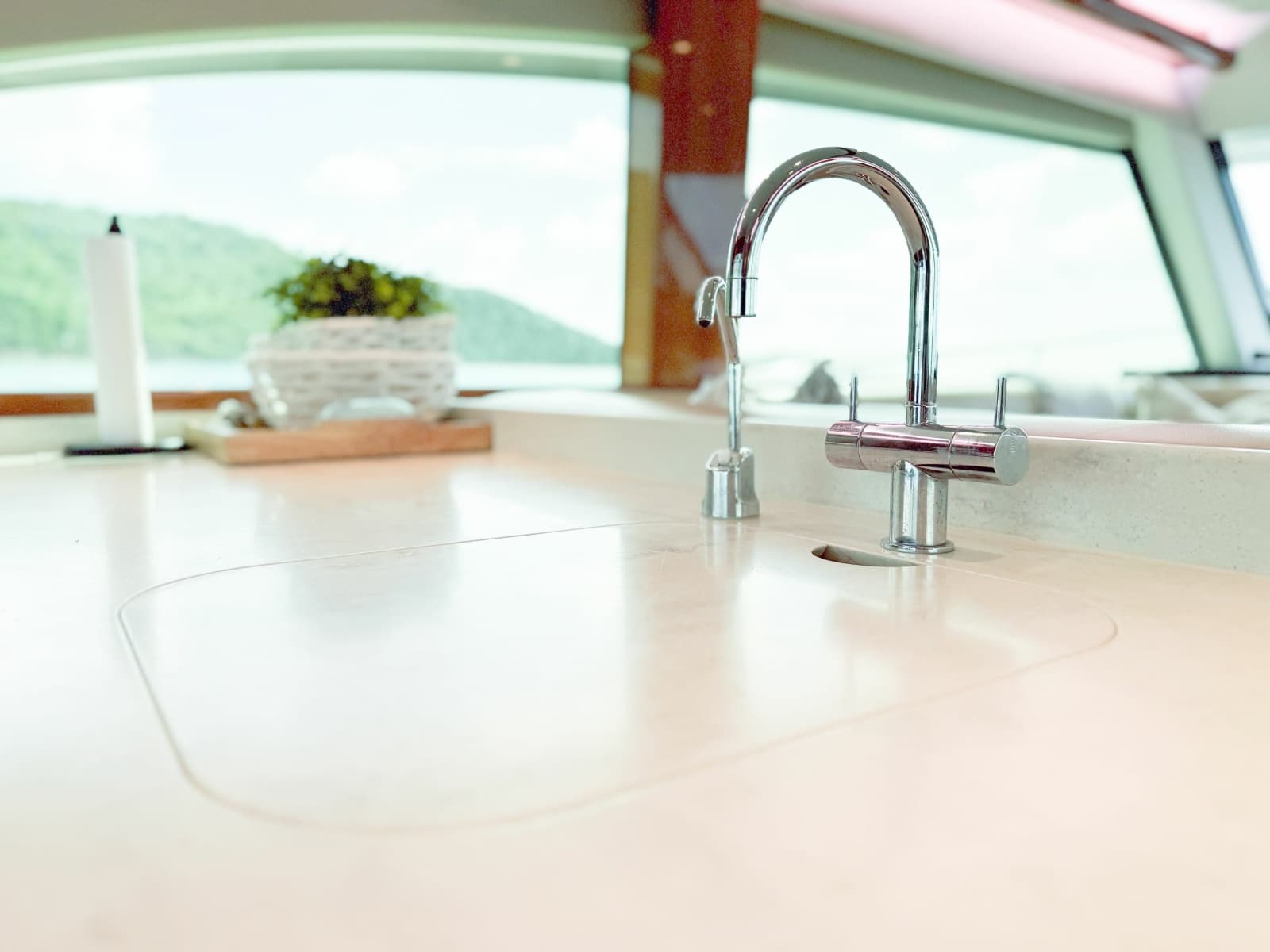 2015 Riviera 53 Enclosed Bridge