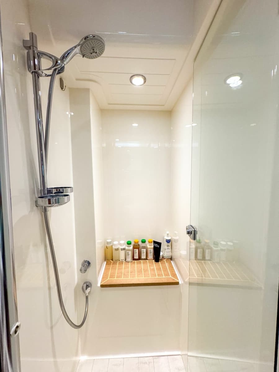 2015 Riviera 53 Enclosed Bridge