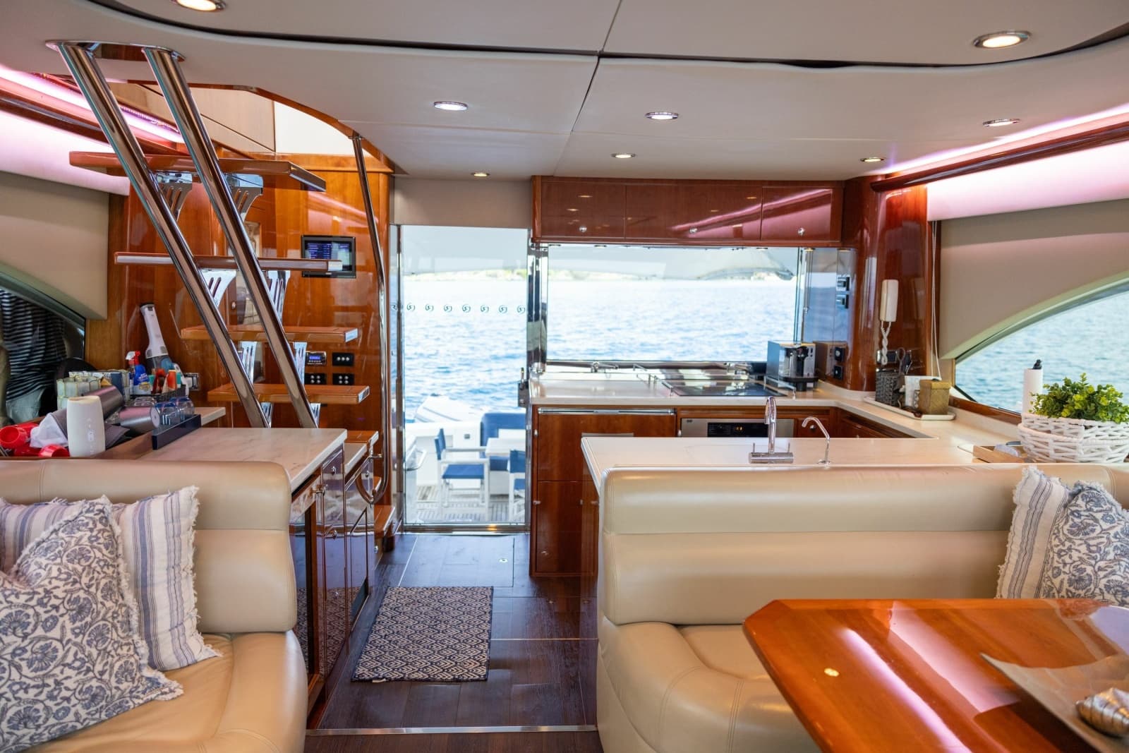 2015 Riviera 53 Enclosed Bridge