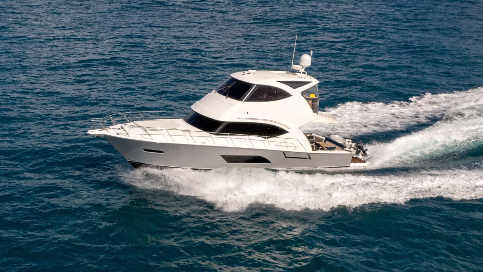 2015 Riviera 53 Enclosed Bridge