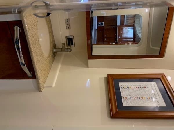 2004 Sea Ray 390 Motor Yacht