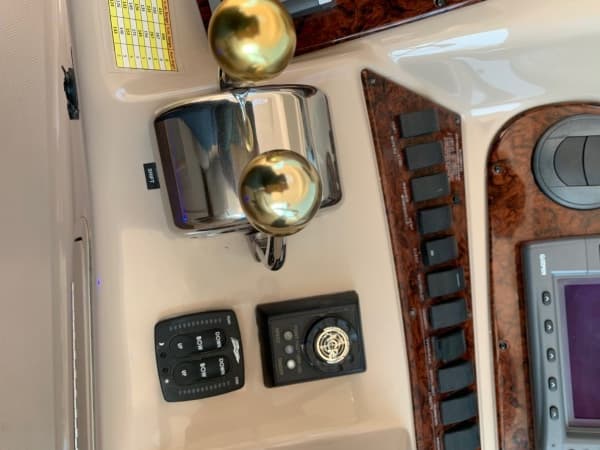 2004 Sea Ray 390 Motor Yacht