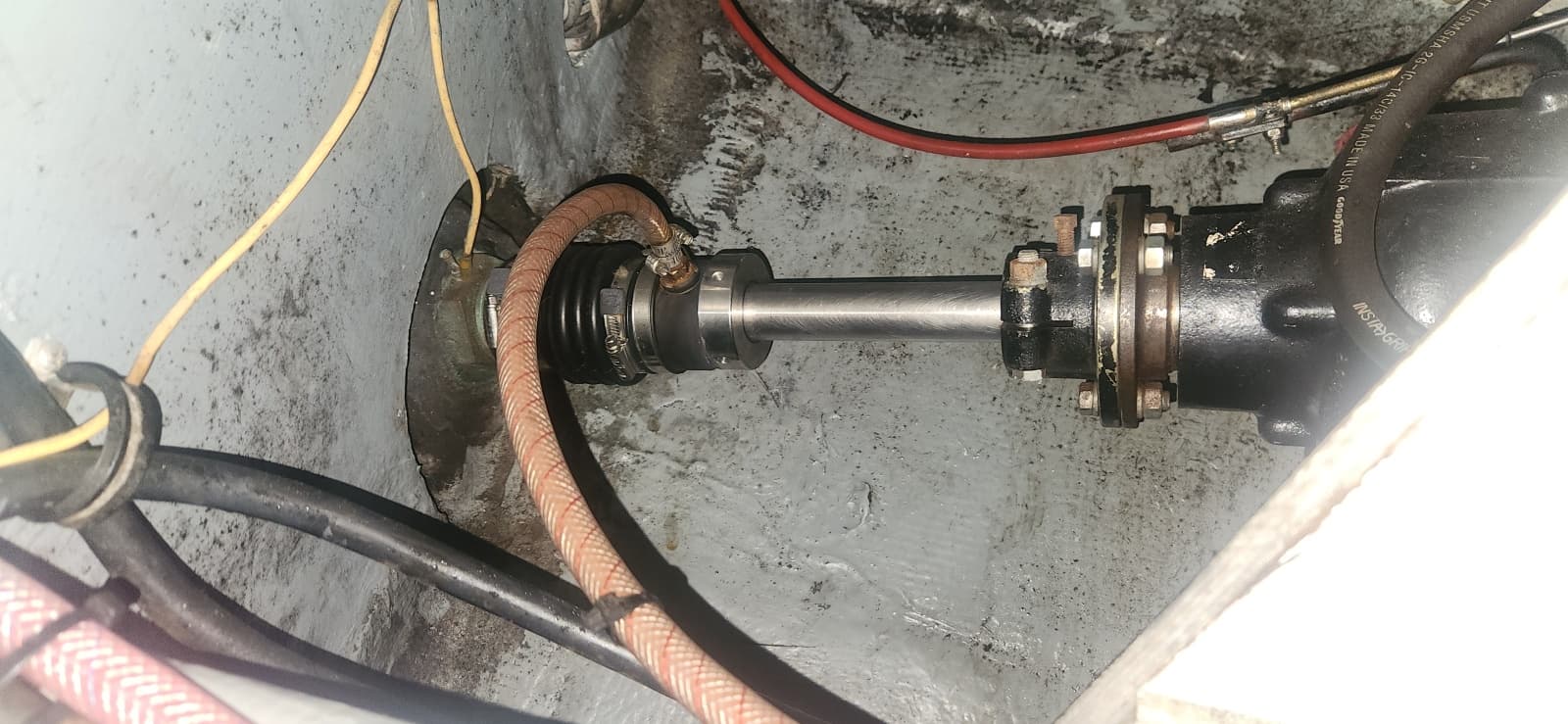 1985 Bertram Flybridge Cruiser