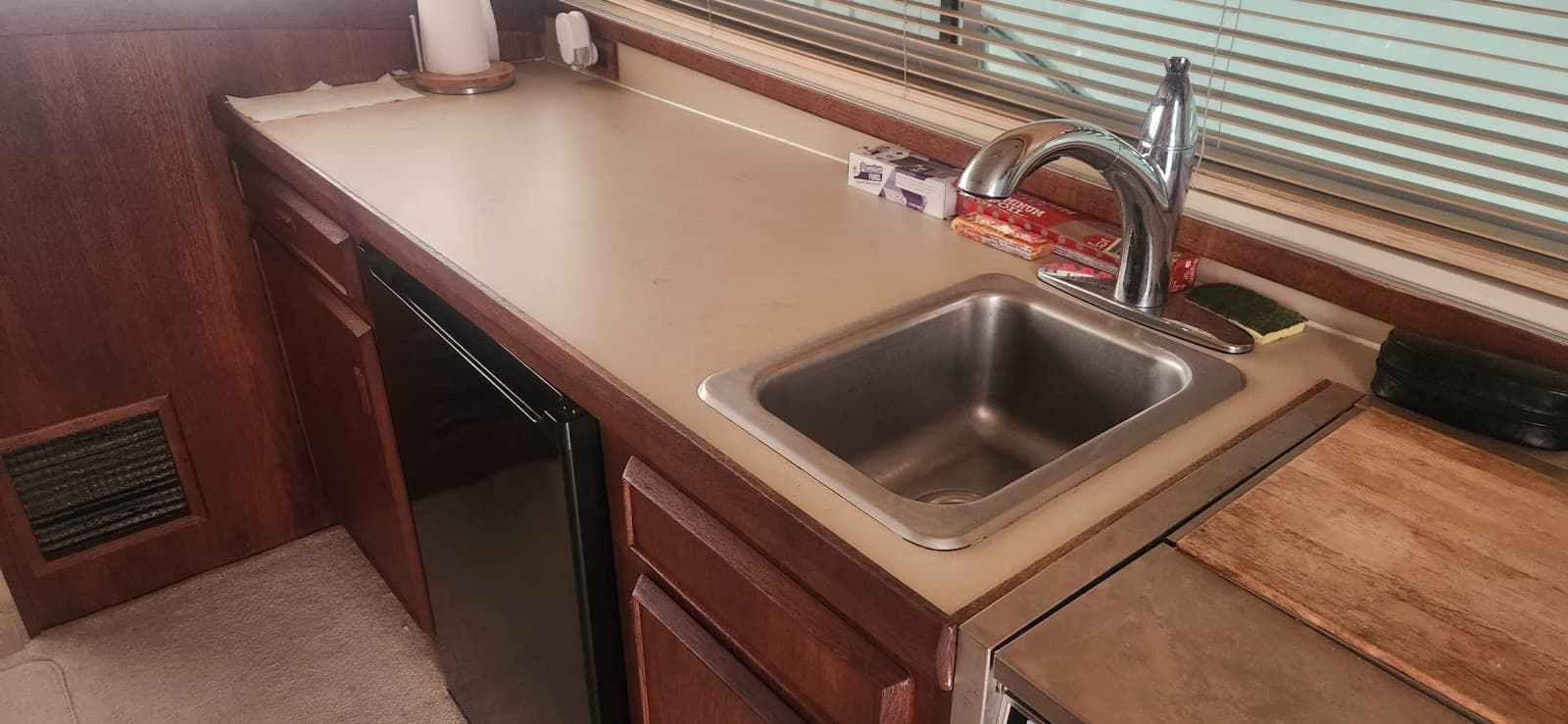 1985 Bertram Flybridge Cruiser