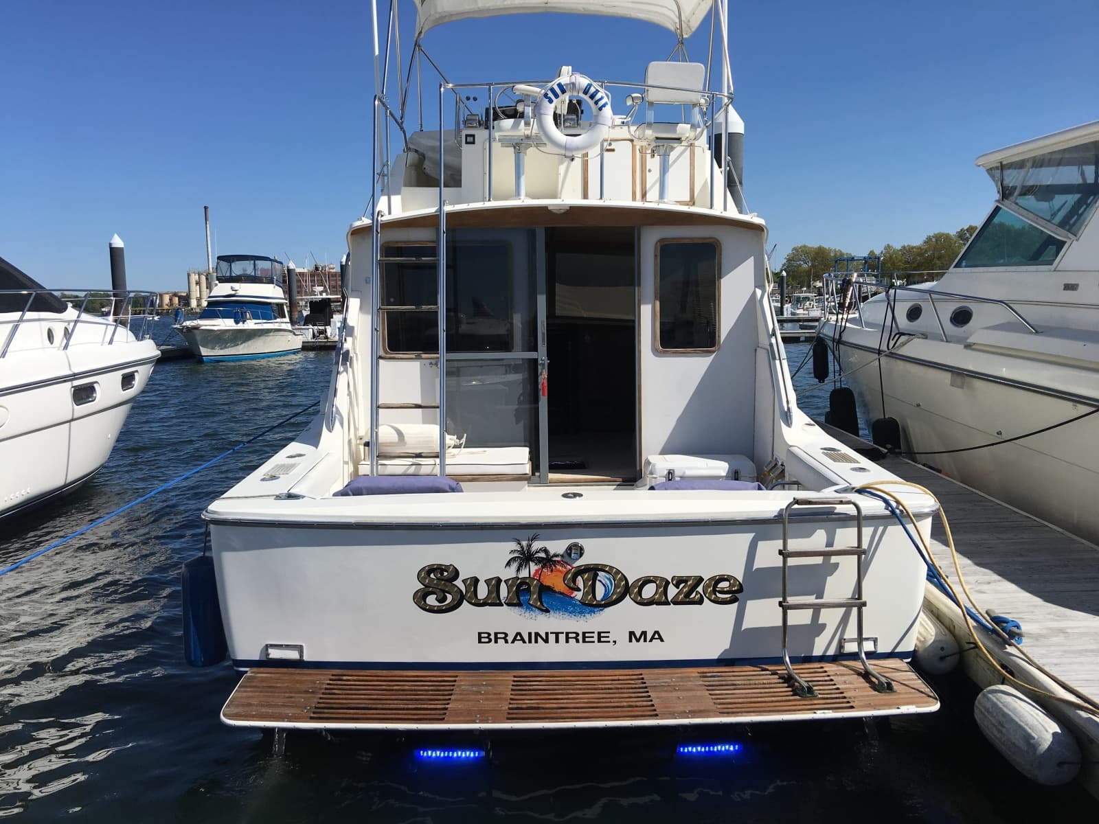 1985 Bertram Flybridge Cruiser