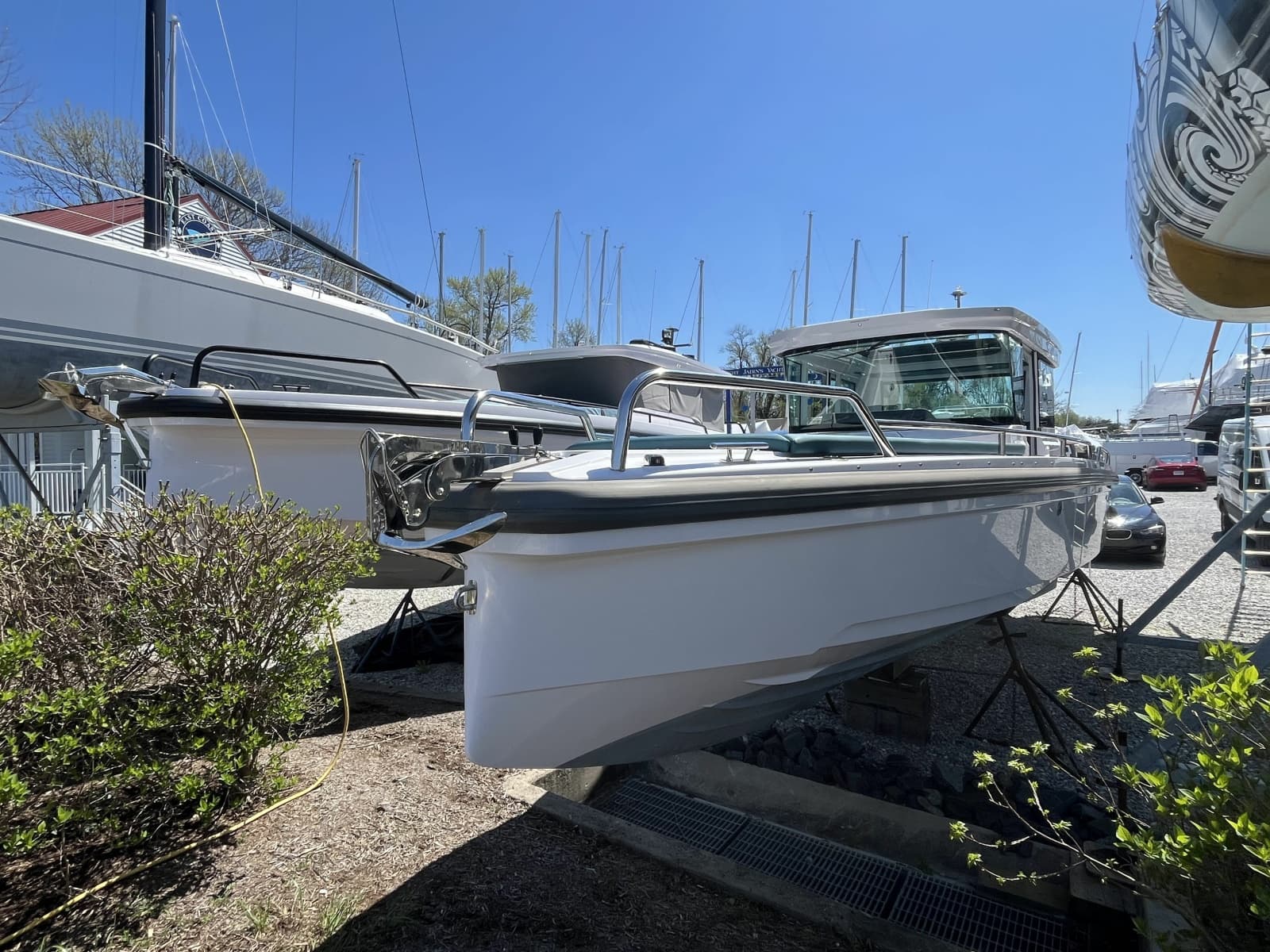 2023 Axopar 28 CABIN