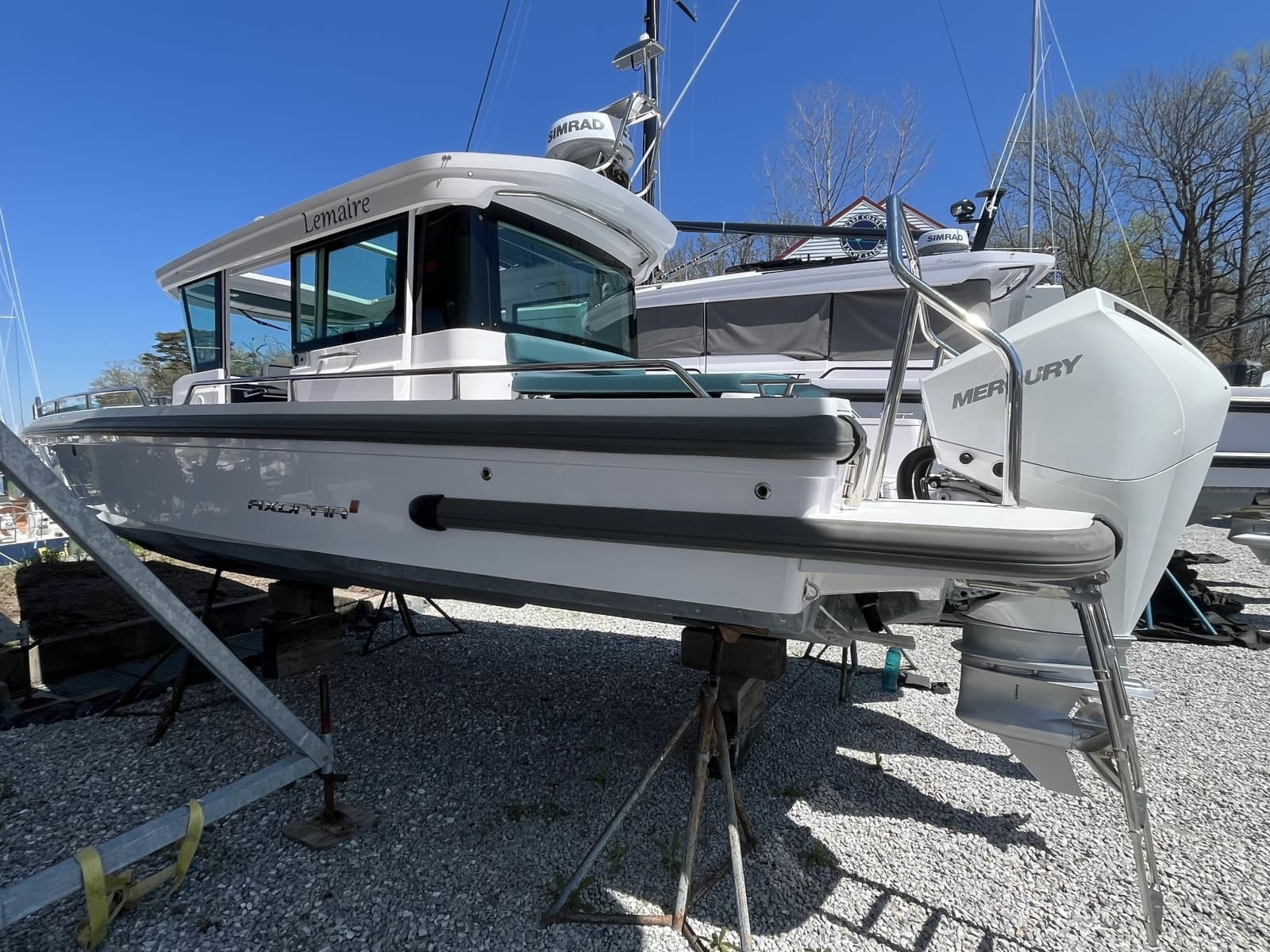 2023 Axopar 28 CABIN