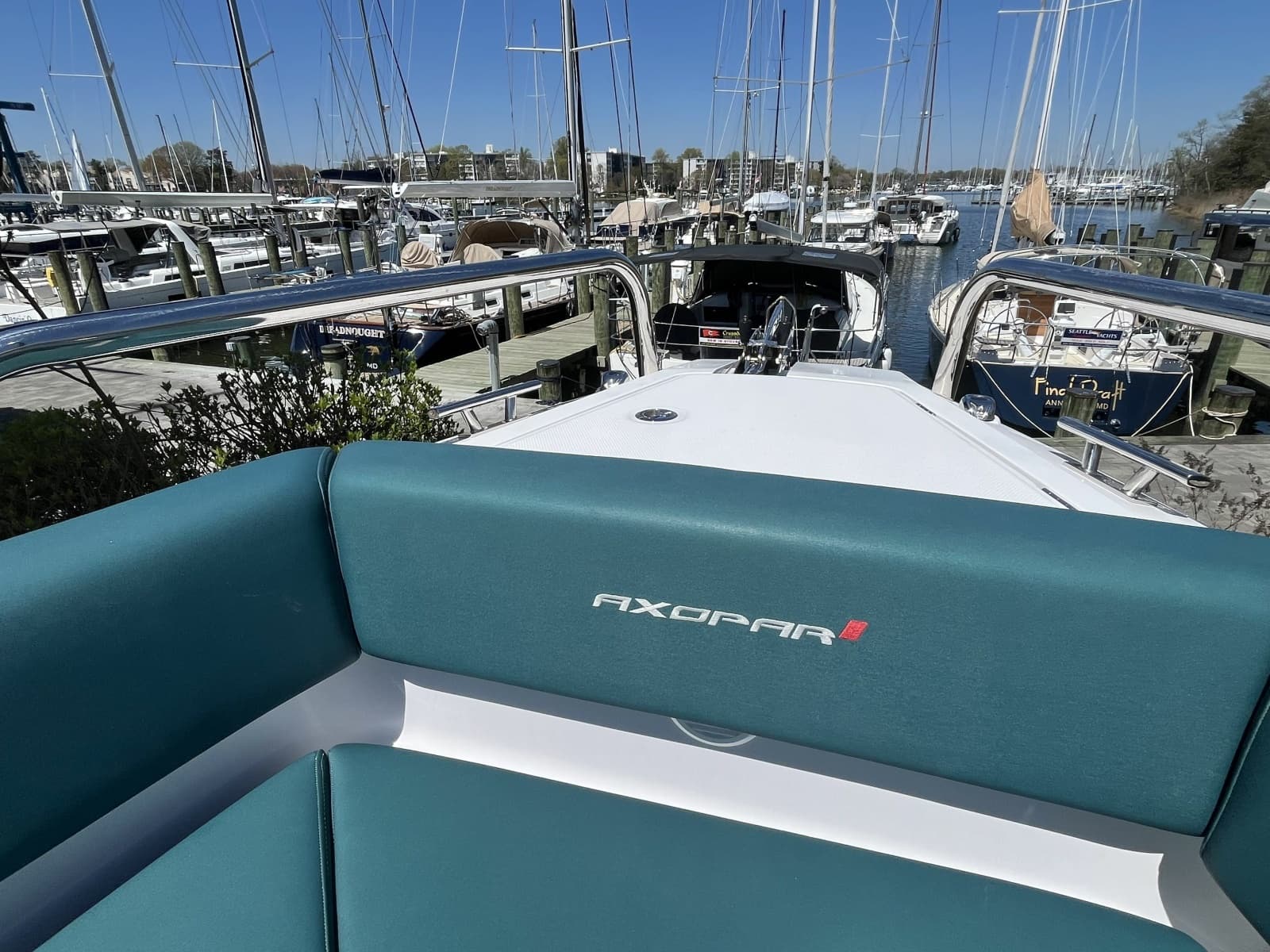 2023 Axopar 28 CABIN