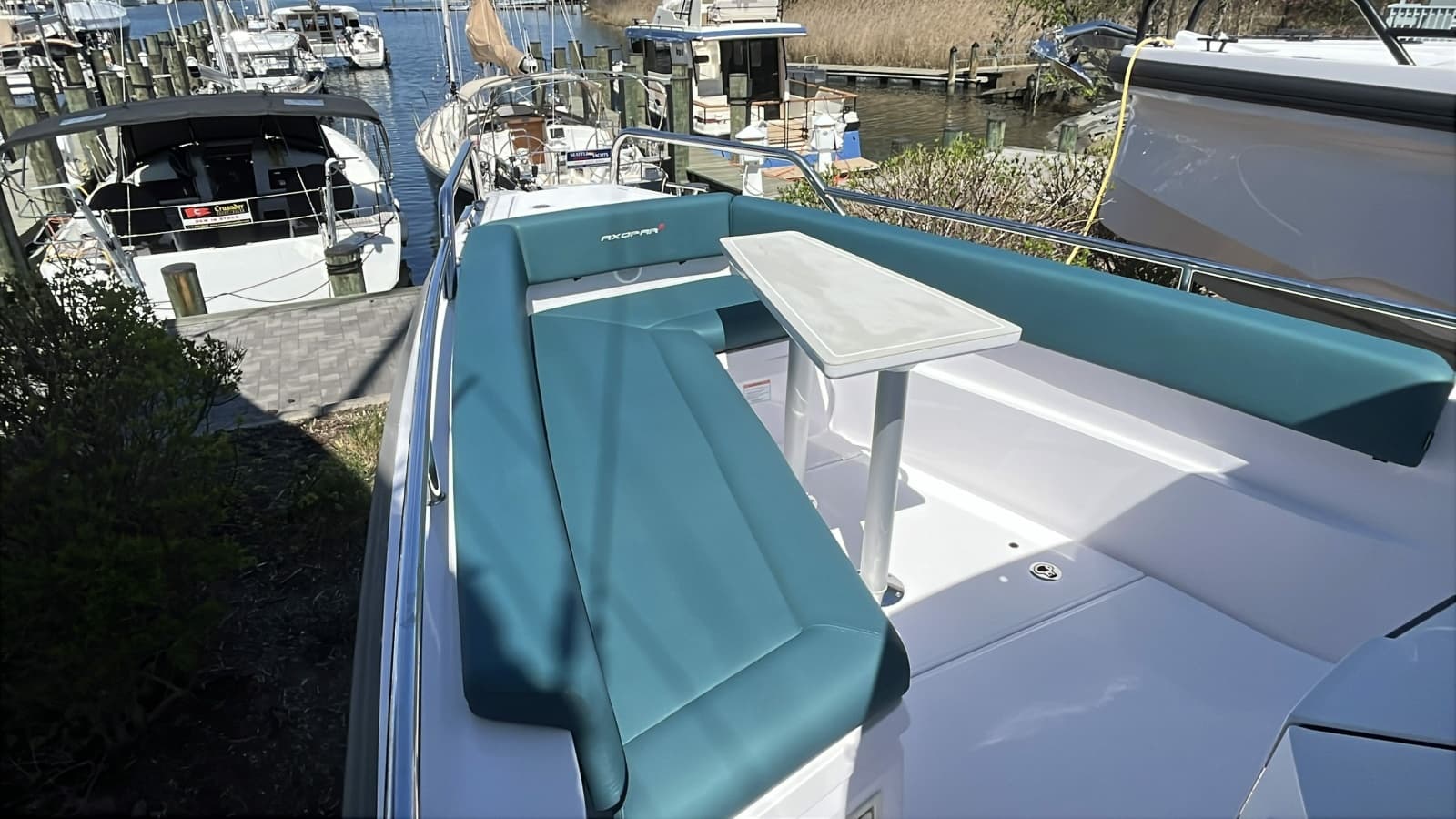 2023 Axopar 28 CABIN