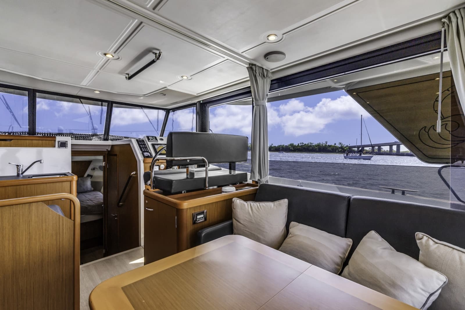 2019 Beneteau Swift Trawler