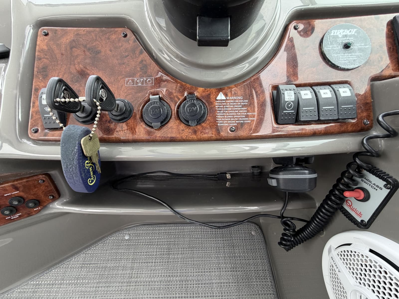 2013 Rinker 360 Express Cruiser - Photo 38