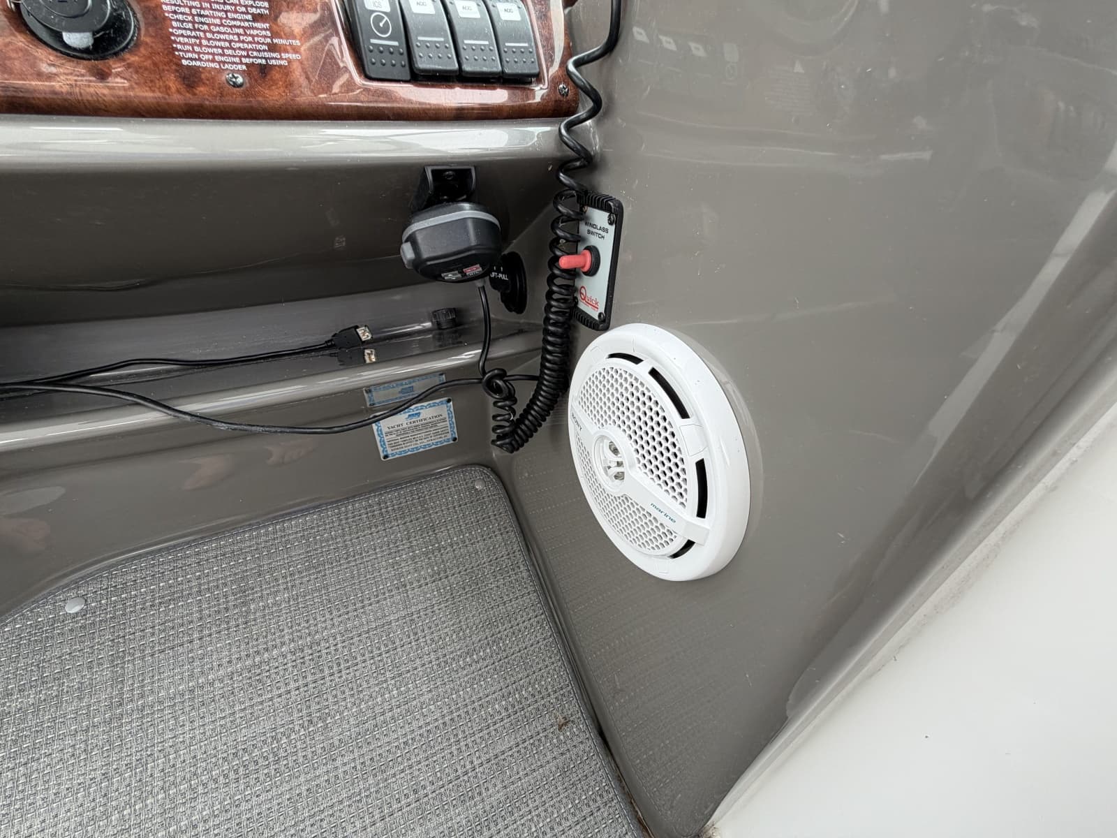 2013 Rinker 360 Express Cruiser - Photo 33