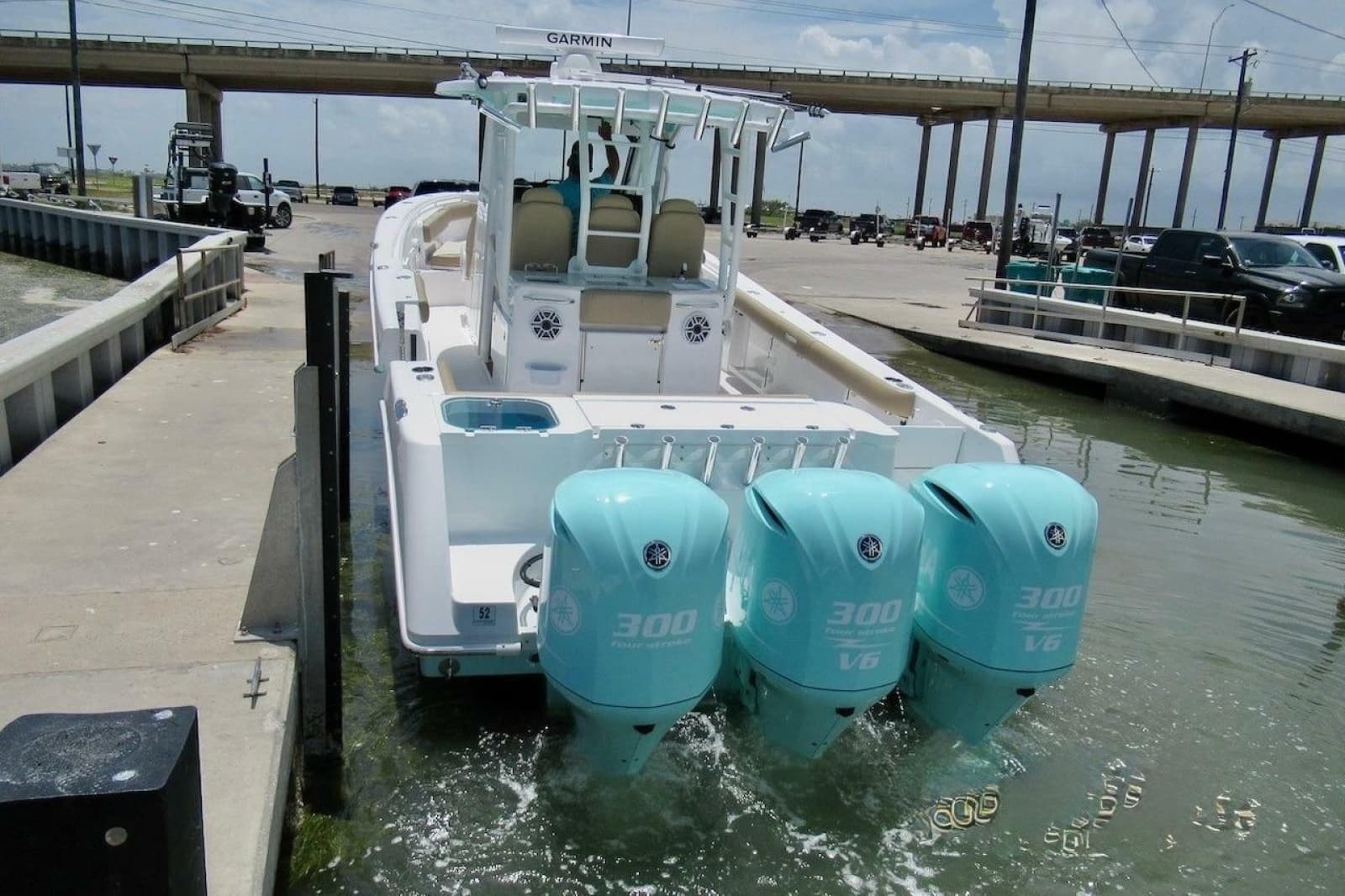 2021 Everglades 365 Center Console