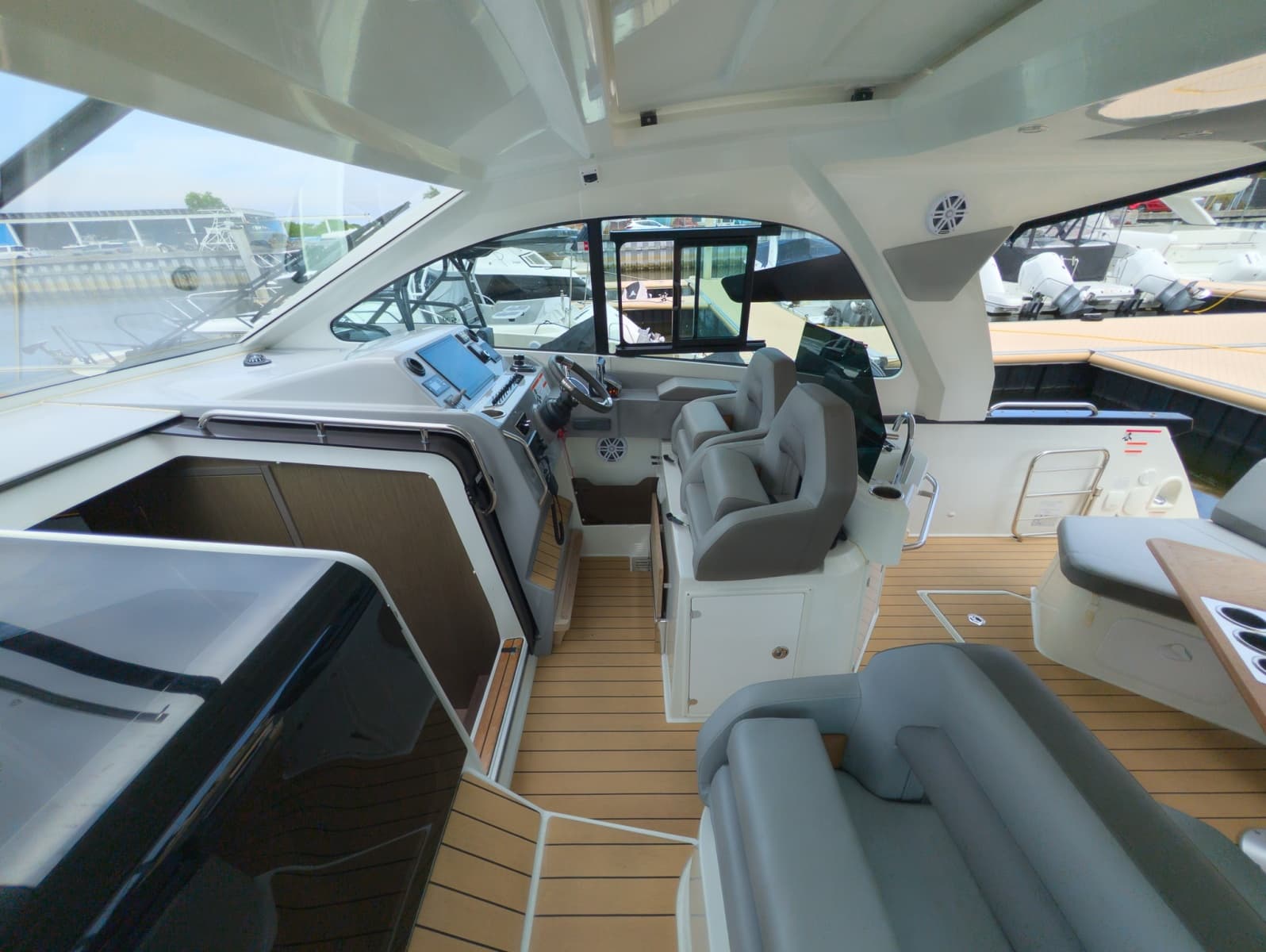 2023 Beneteau Gran Turismo 32 - Photo 9