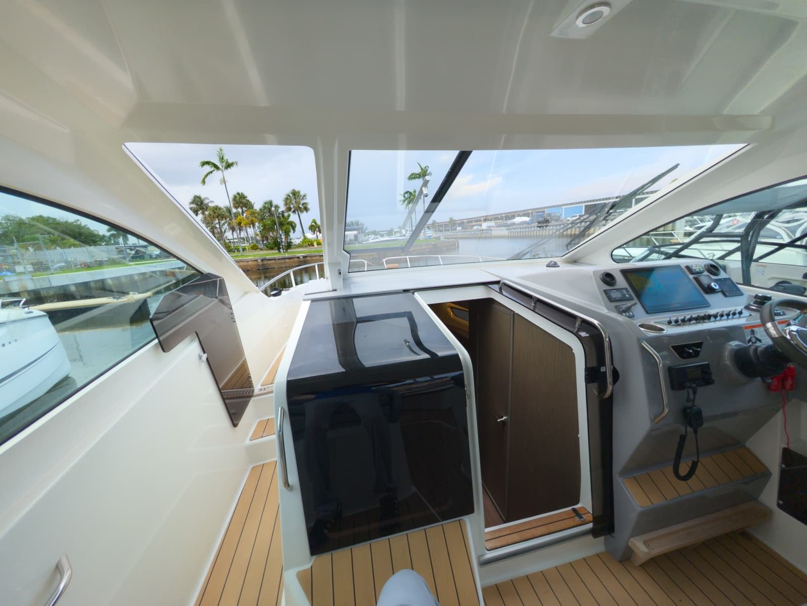 2023 Beneteau Gran Turismo 32 - Photo 12