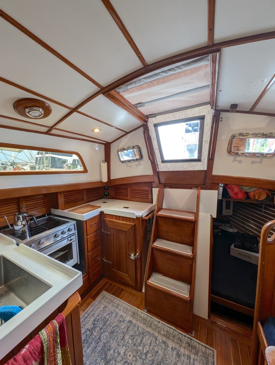 1984 Tayana Vancouver 42