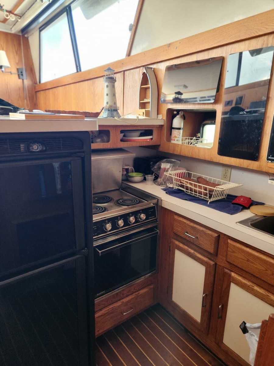 1987 Luhrs Convertible